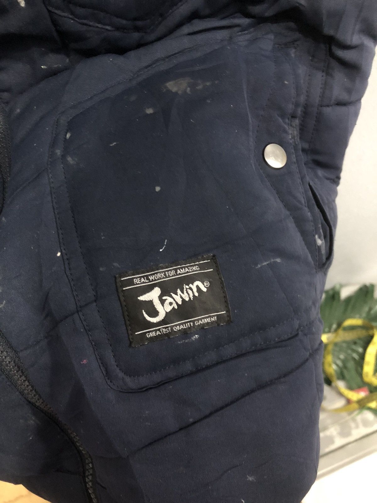Japanese Brand Jawin puffer down vest distressed paint splatter Size US M / EU 48-50 / 2 - 6 Thumbnail