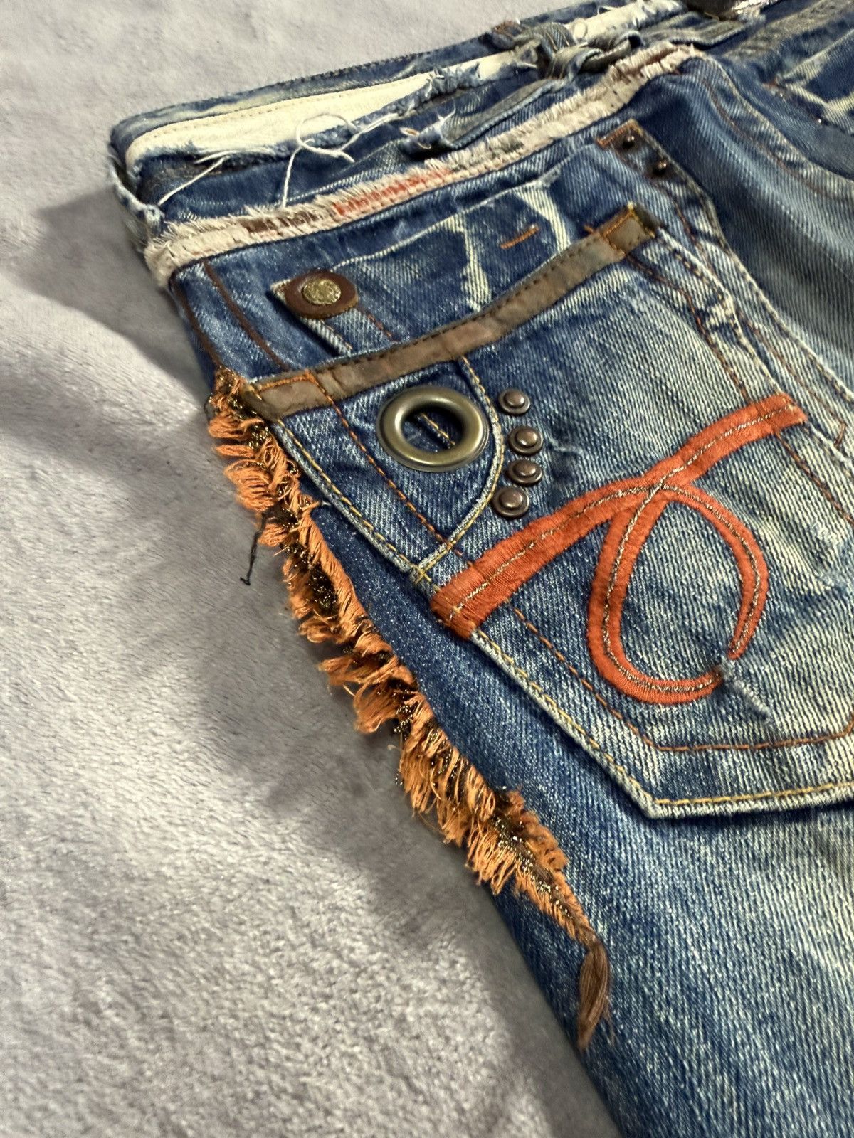 GOSTAR DE FUGA × LOWBOX Red Pepper Japan Native War Bonnet Embroidered Flared Jeans Size US 28 / EU 44 - 8 Thumbnail