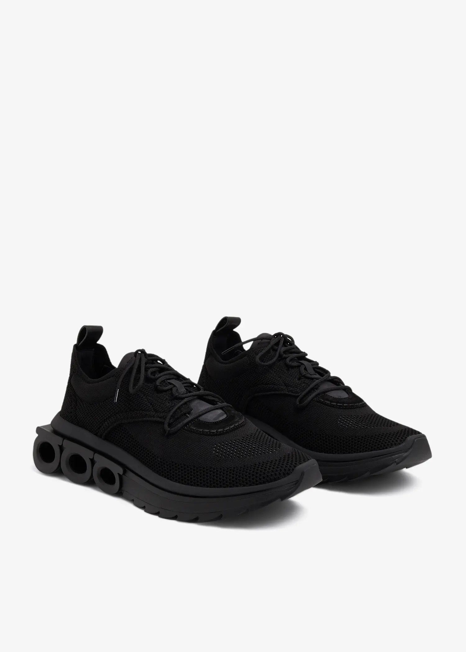 o1s1rm0725 Low-Top Sneakers in Black