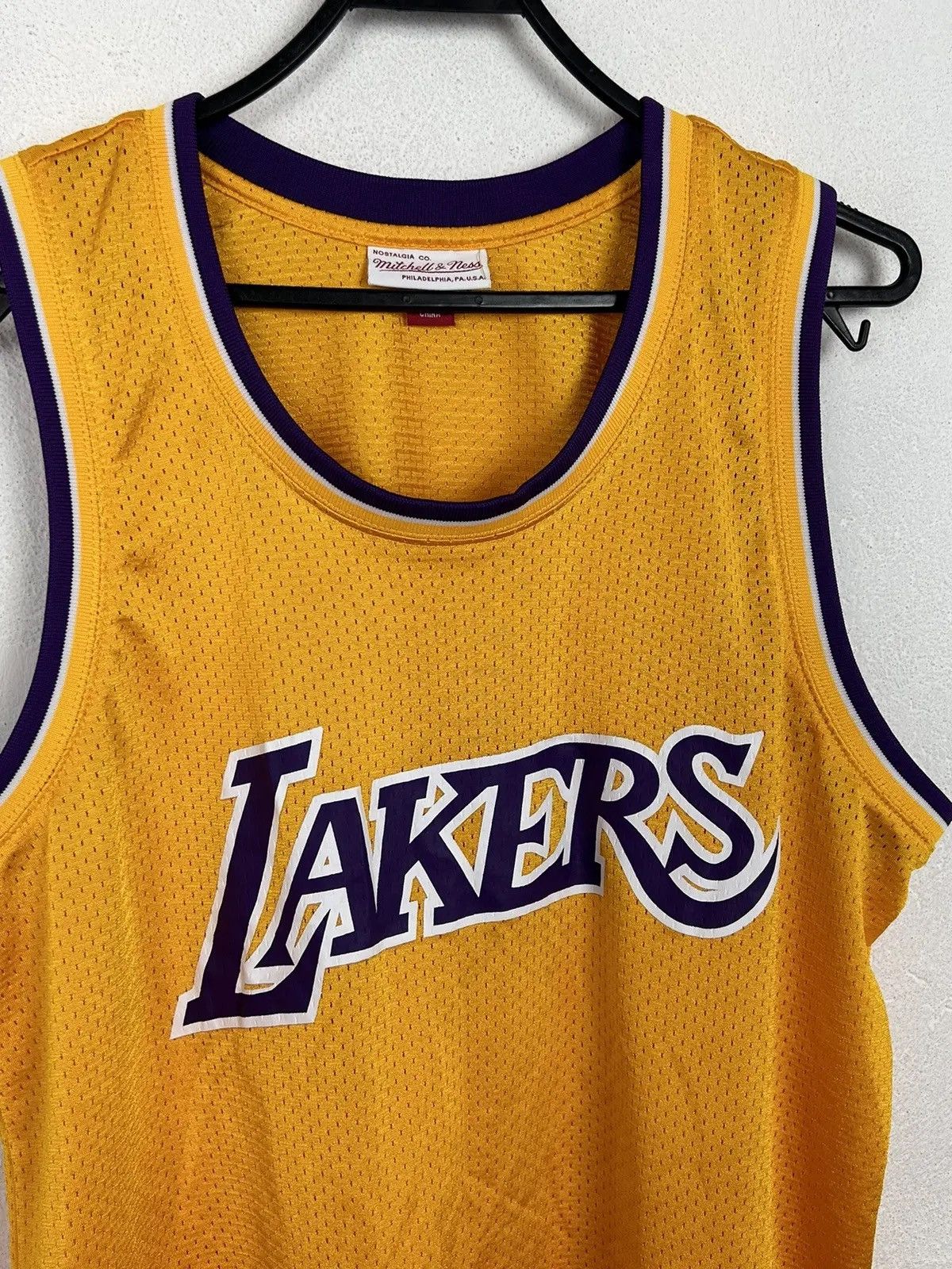 Mitchell & Ness Mitchell & Ness L.A. Lakers 2018 NBA HWC Jersey In Yellow Size US M / EU 48-50 / 2 - 2 Thumbnail