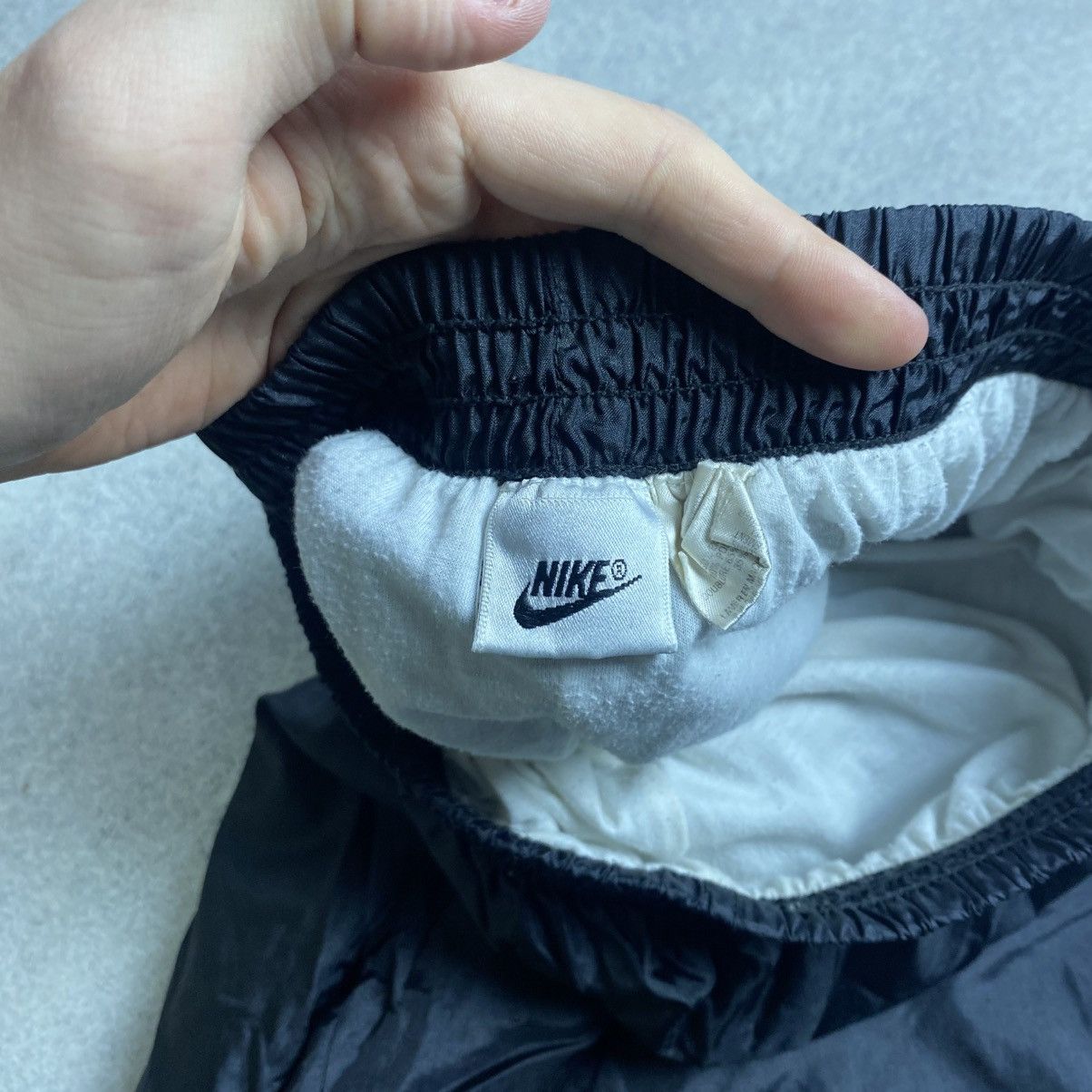 Nike Vintage Nike Track Pants Double Swoosh Y2K Baggy Sweatpants Size US 34 / EU 50 - 5 Thumbnail