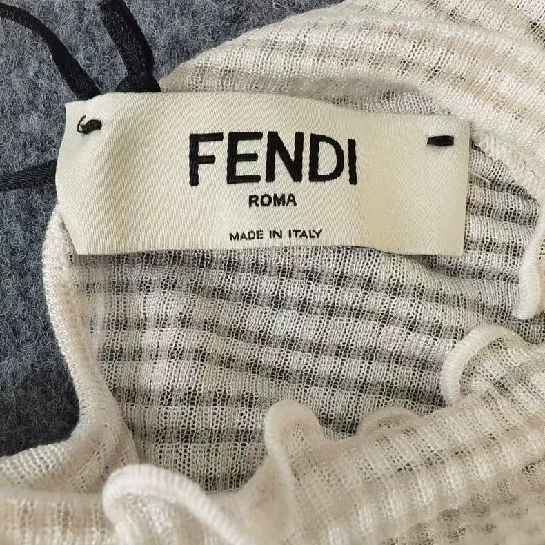 Fendi Fendi size 36 Solid colour ruffled turtleneck sweater Size US XXS / EU 40 - 3 Thumbnail