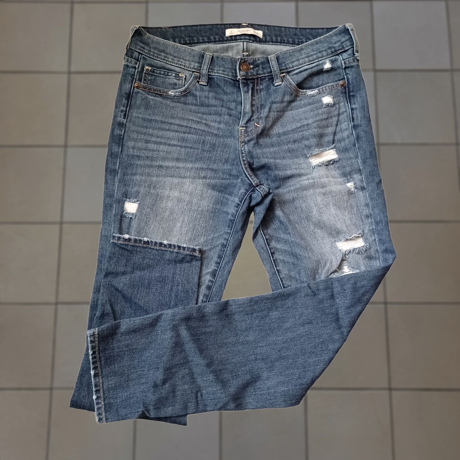 Abercrombie & Fitch Abercrombie & Fitch Jeans Women 2 26 Blue Distressed Medium Wash 31x26 Classic Tapered Jeans Womens Jeans Size 26" / US 2 / IT 38 - 1 Thumbnail