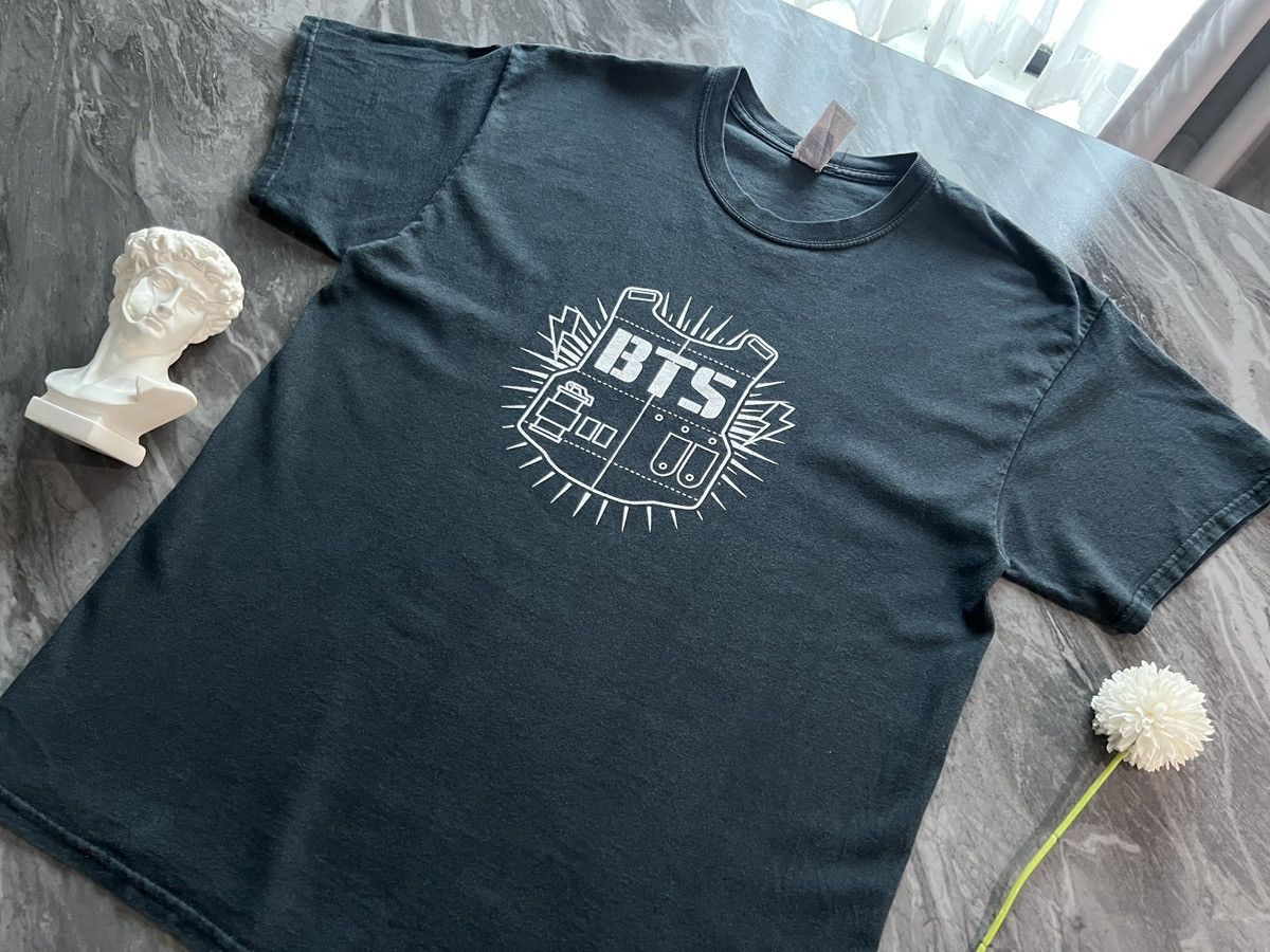 Band Tees BTS : Jung Kook Tour Tees Size US L / EU 52-54 / 3 - 1 Thumbnail