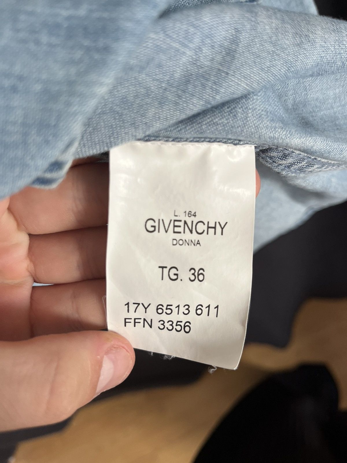 Givenchy Givenchy Chemise Denim Étoilée – Sample Exclusif – Taille 36 Size US XS / EU 42 / 0 - 5 Thumbnail
