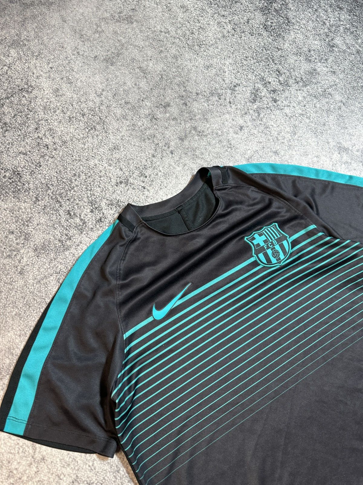 Nike Vintage Nike F.C.Barcelona Soccer Jersey Blokecore Style M Size US M / EU 48-50 / 2 - 3 Thumbnail