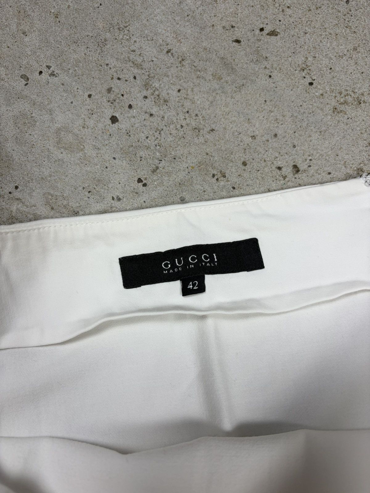 Gucci Gucci 2005 White Mini Skirt Belted Gold Logo Emblished Size 28" / US 6 / IT 42 - 7 Thumbnail