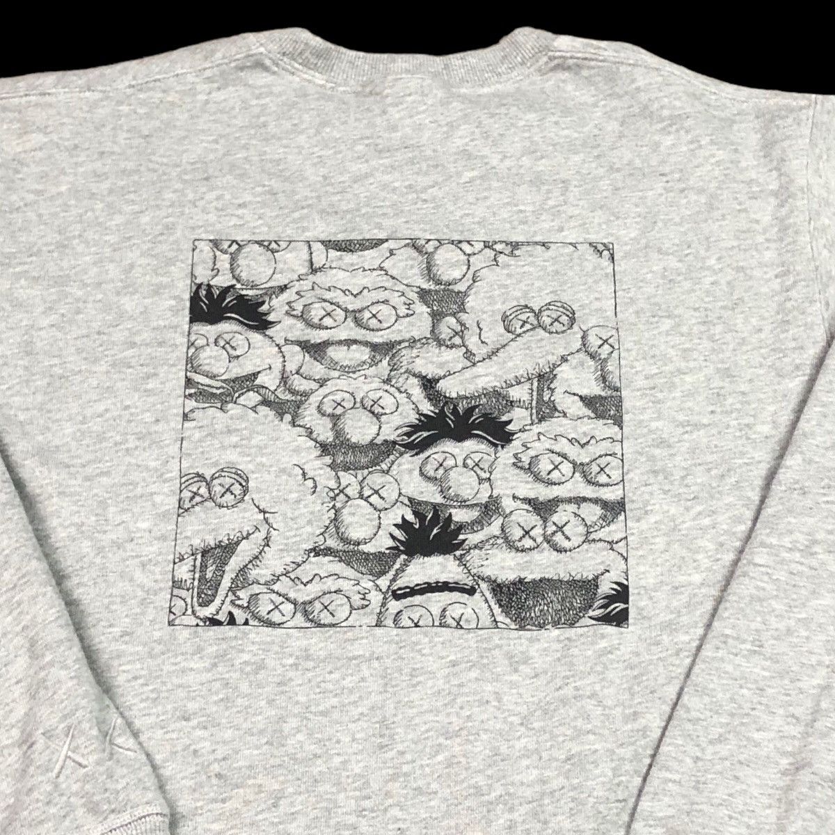 Kaws × Uniqlo Uniqlo Kaws Sesame Street Gray Logo Sweatshirt Adult Size XS Size US XS / EU 42 / 0 - 7 Thumbnail