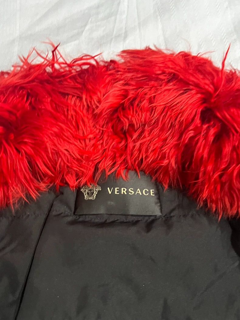 Versace Versace White goose down llama fur grass fur collar down j Size M / US 6-8 / IT 42-44 - 5 Thumbnail