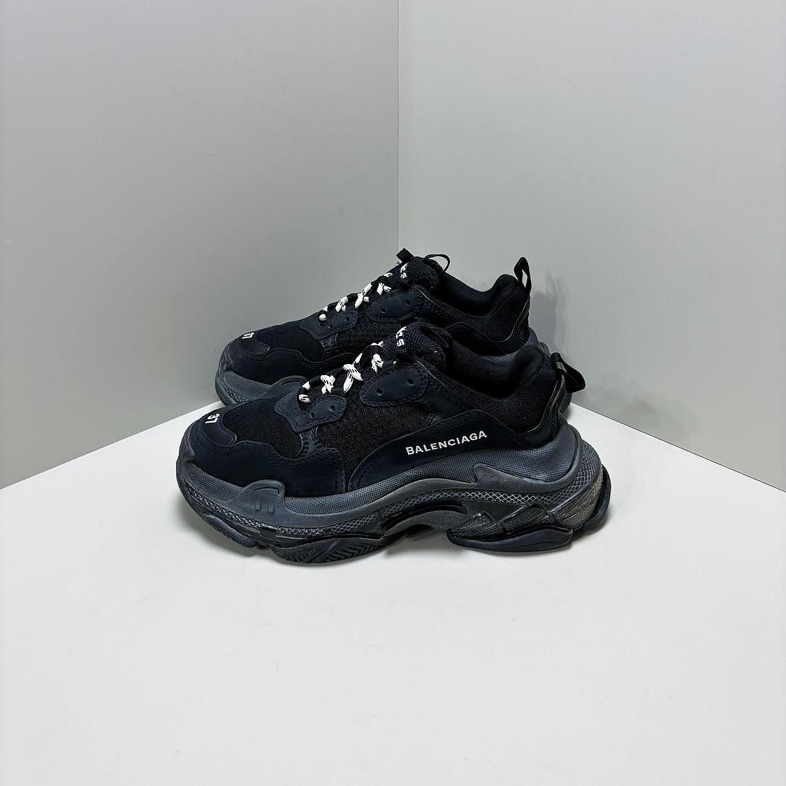 Balenciaga Balenciaga Triple S Sneakers Size 37 Size US 7 / IT 37 - 1 Thumbnail