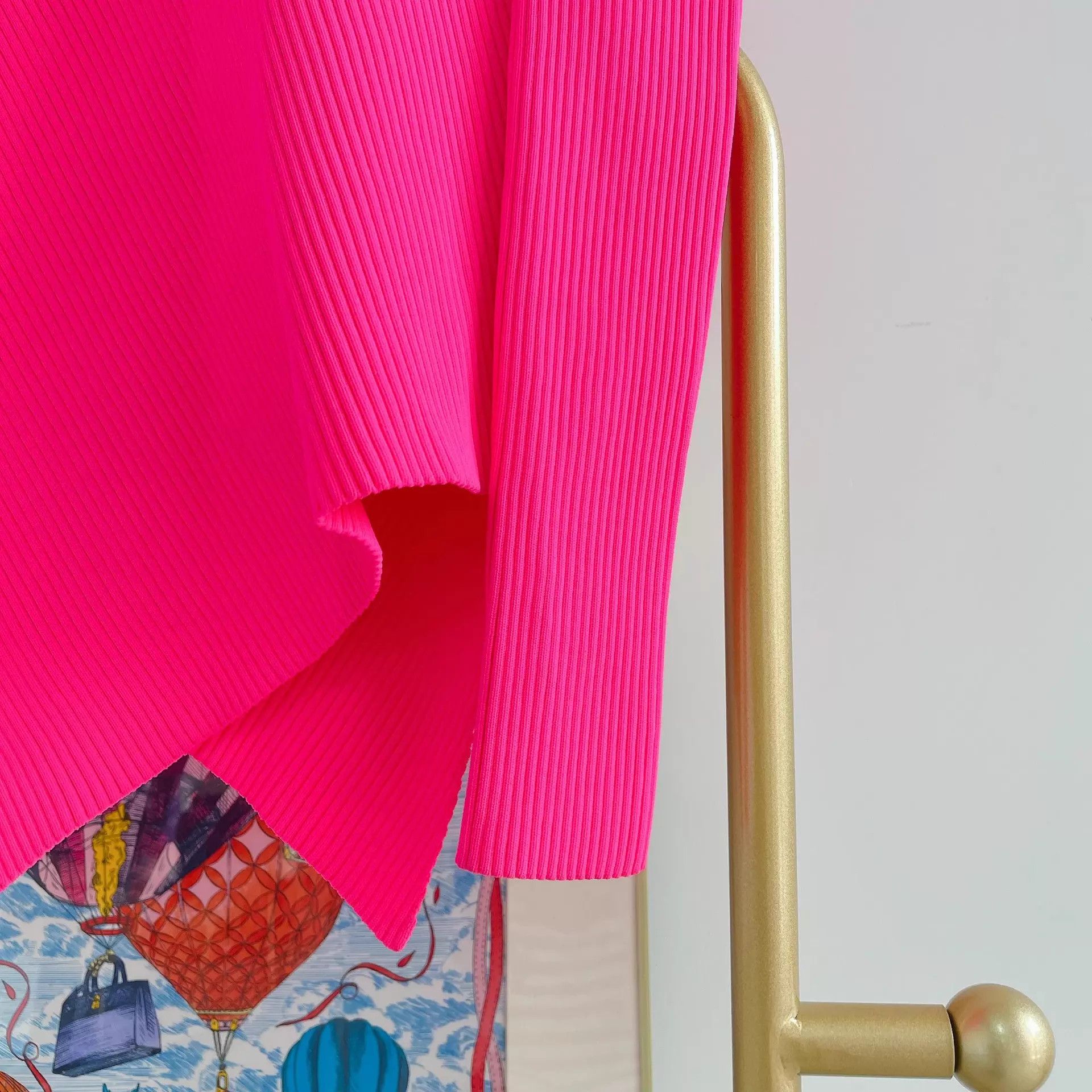 Balenciaga Balenciaga fluorescent pink top 40 EU Size S / US 4 / IT 40 - 4 Thumbnail