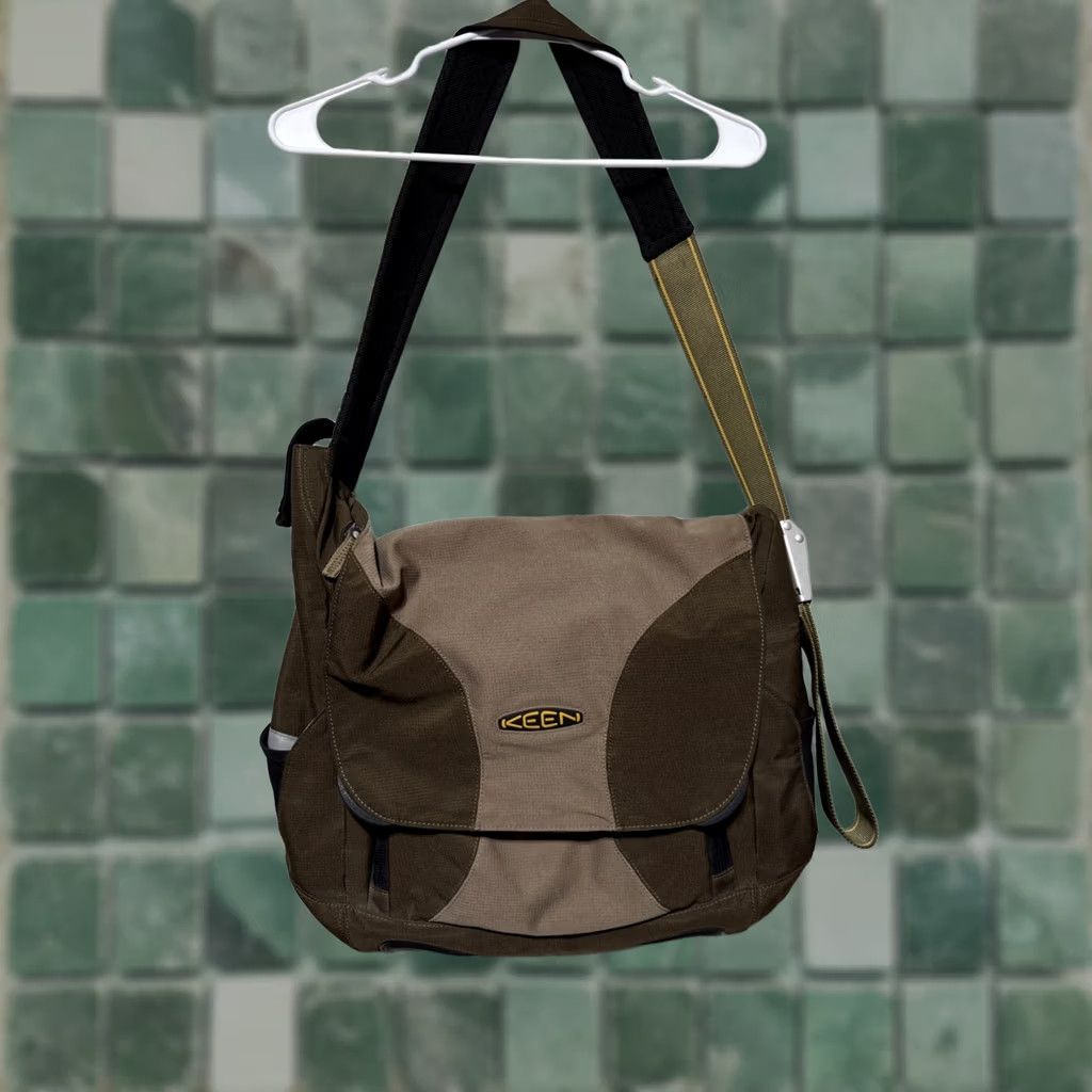 KEEN Keen Hybrid Transport Large Brown Crossbody Messenger Satchel Laptop Bag Mens Large Brown Canvas Transportation Laptop Bag KEEN Hybrid Transport Size ONE SIZE - 1 Thumbnail