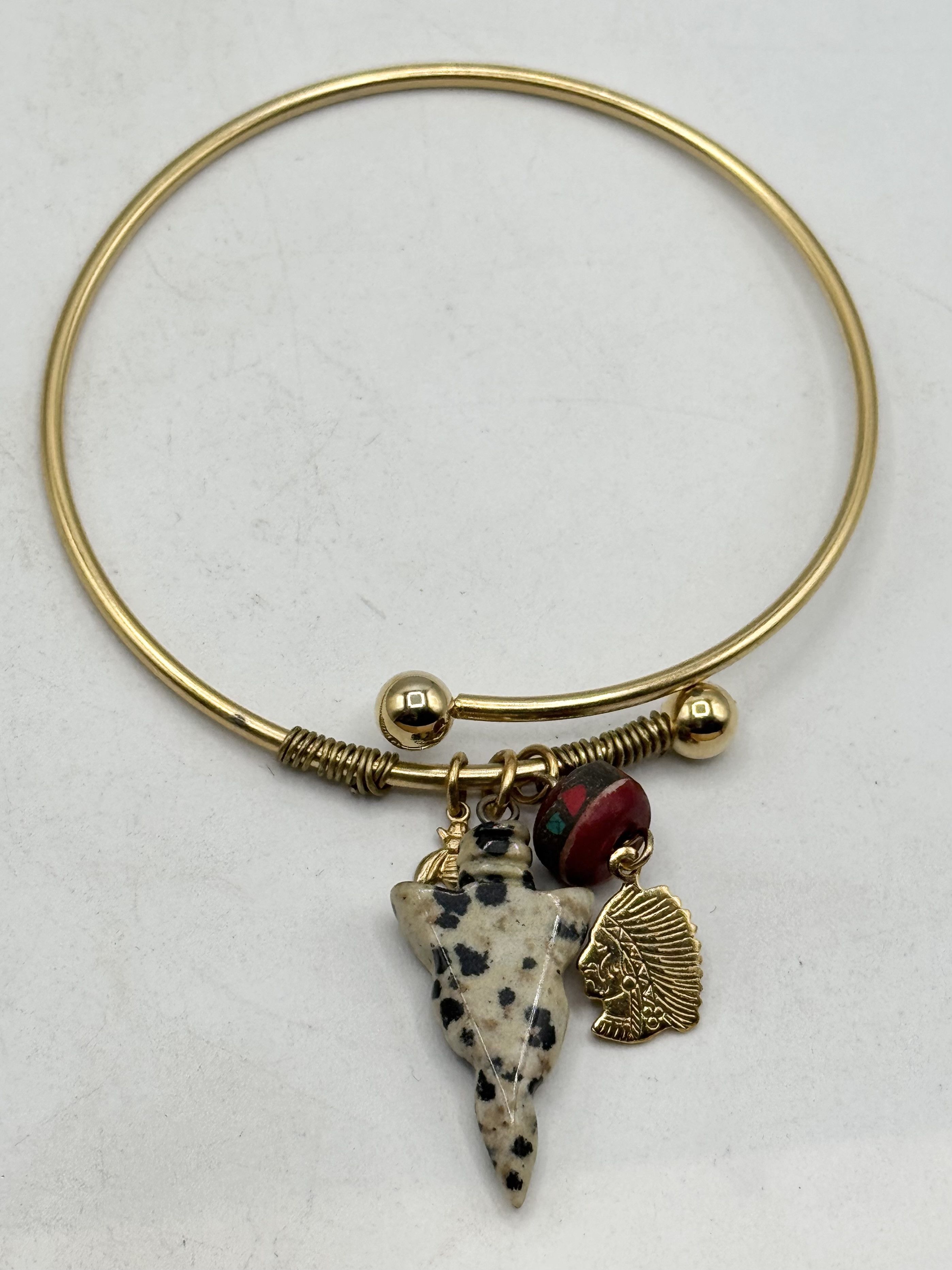 Vintage Vintage arrowhead red stone bead Indian chief charm bracelet Size ONE SIZE - 2 Thumbnail