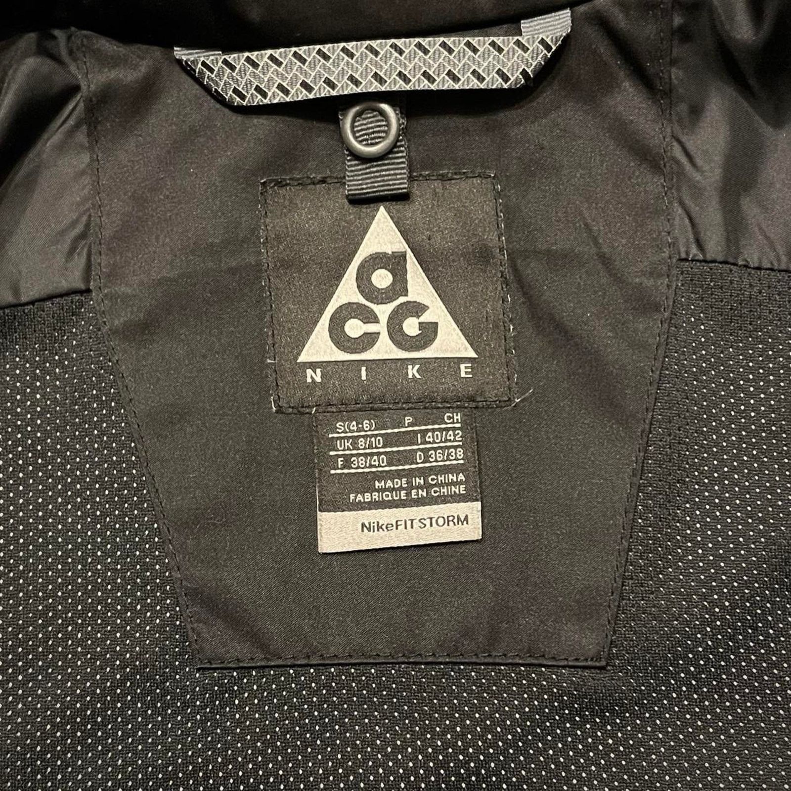 Nike ACG Womens Nike ACG gorpcore jacket with butterfly detail Size S Size S / US 4 / IT 40 - 7 Thumbnail