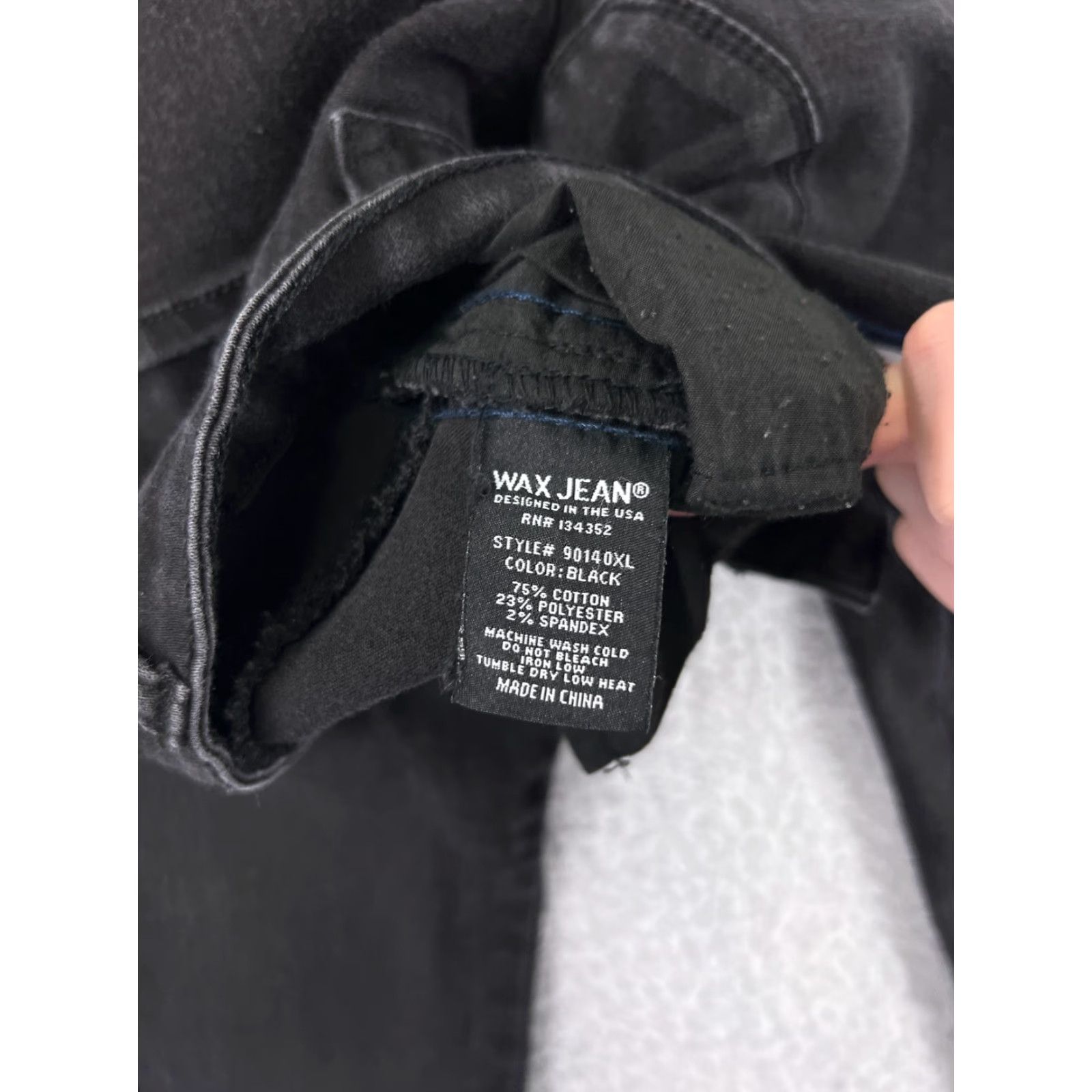 Vintage WAX JEAN Jeans Womens 16 Black Cotton Blend Denim Medium Wash Tapered 5-Pocket Design Zip Inseam 26 in Mid Rise Cotton Blend Size 38" / US 16 / IT 52 - 4 Thumbnail