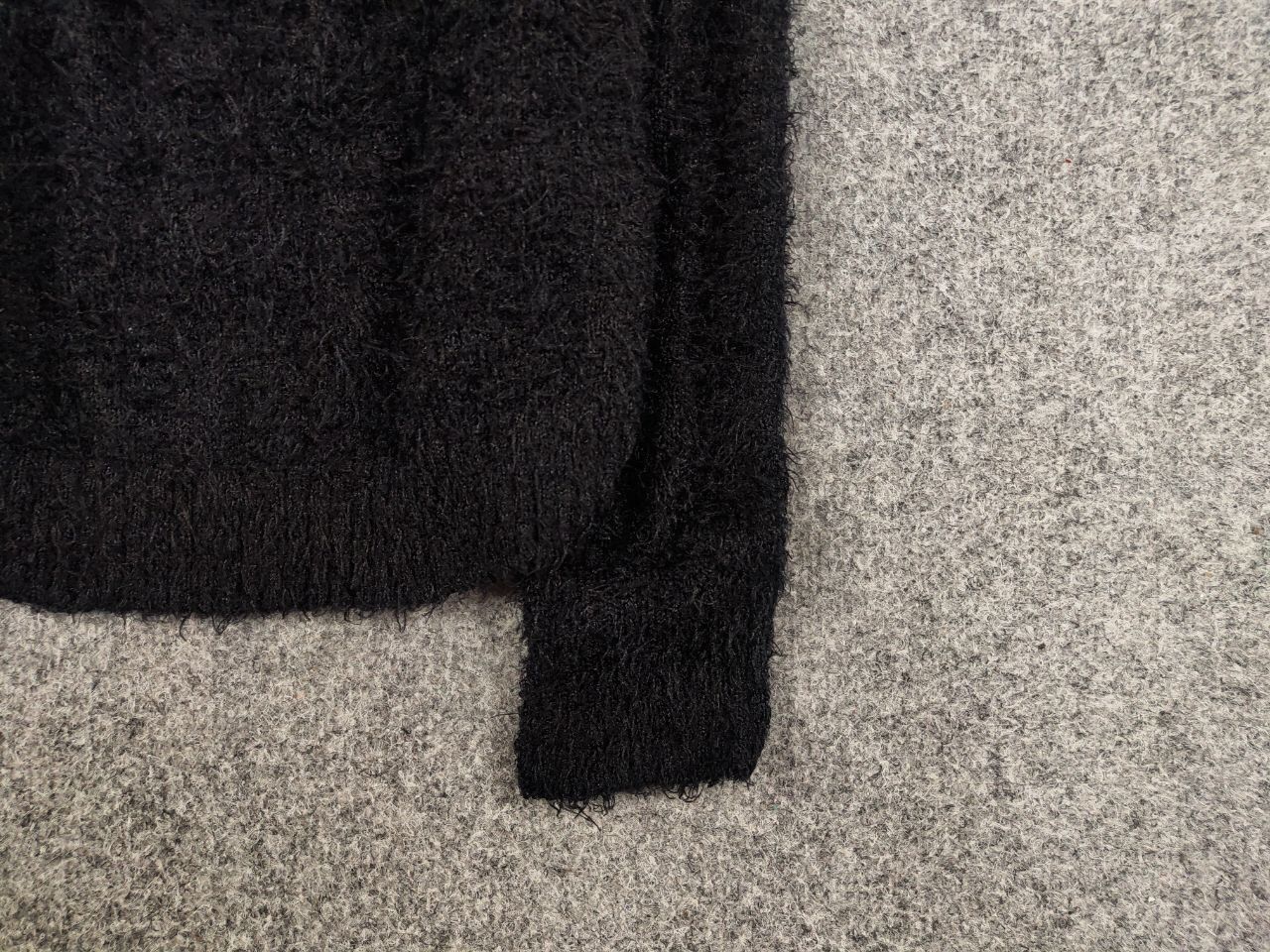 Japanese Brand Vintage 90's Japanese Mohair Black Style Fuzzy Sweater Y2K Size S / US 4 / IT 40 - 10 Thumbnail