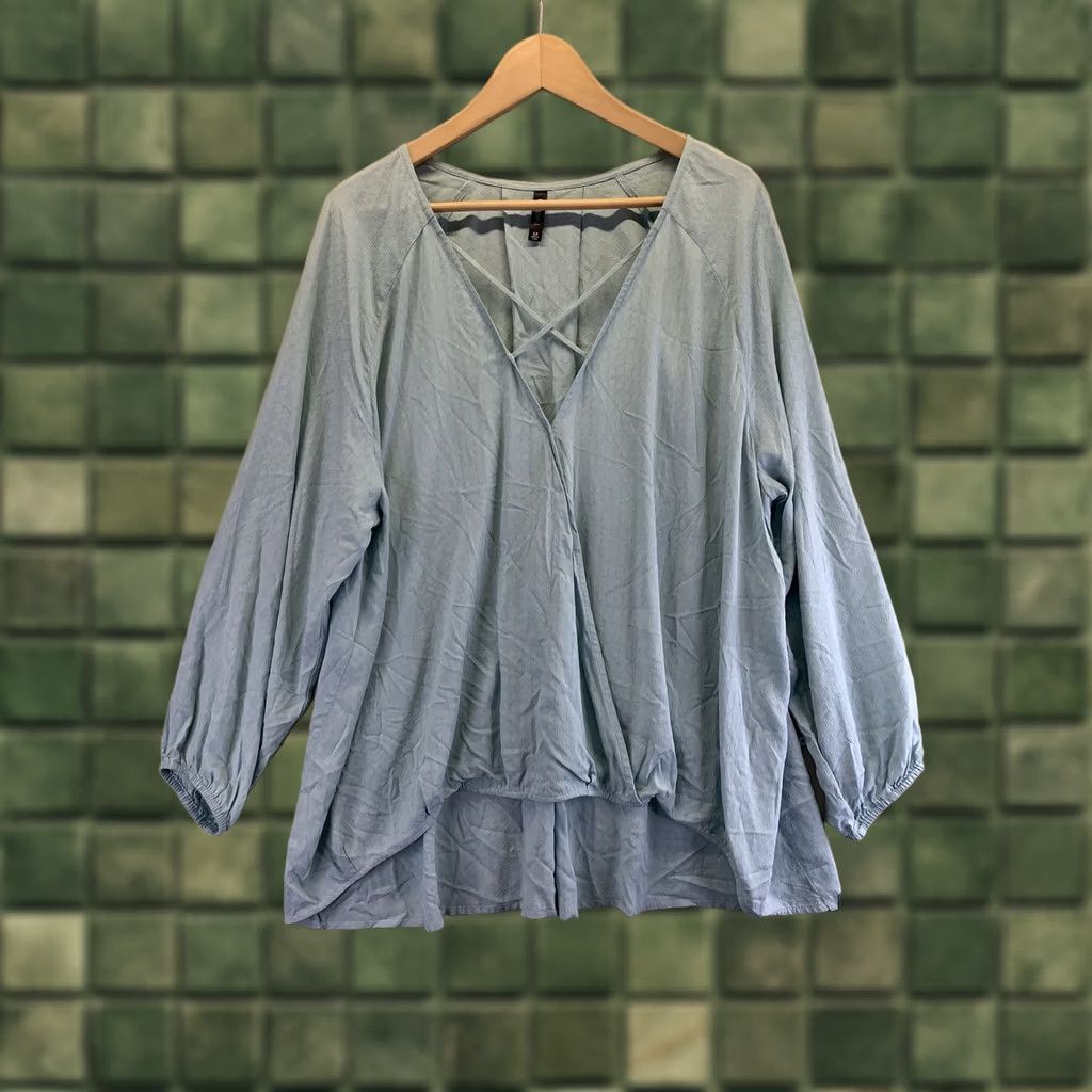 Vintage Massini Womens Plus Size 1x Surplic Top Blouse Tunic Long Sleeve V-Neck Blue NWT-6265 Size XL / US 12-14 / IT 48-50 - 1 Thumbnail