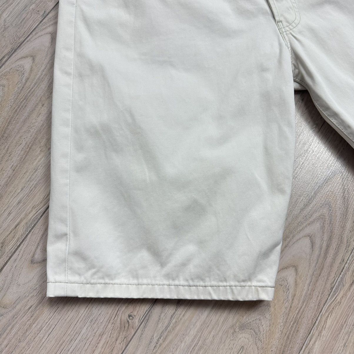 Levi's Vintage Levi’s Black Tab 1994 Cropped White Shorts Size US 36 / EU 52 - 5 Thumbnail