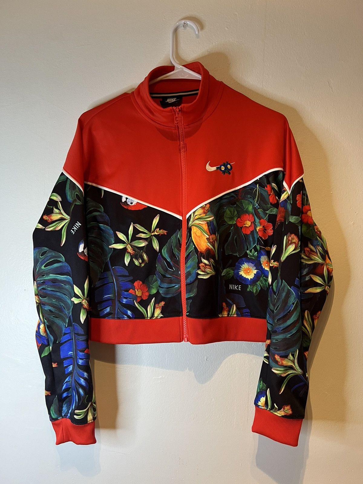 Nike Nike Hyper femme Tropical Track Jacket Women's Size Medium Size M / US 6-8 / IT 42-44 - 1 Thumbnail