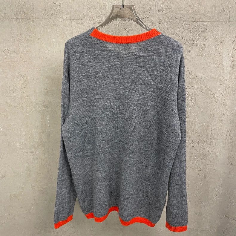 Loewe loewe Gray embroidered small logo orange-trimmed round-neck Size US M / EU 48-50 / 2 - 2 Thumbnail