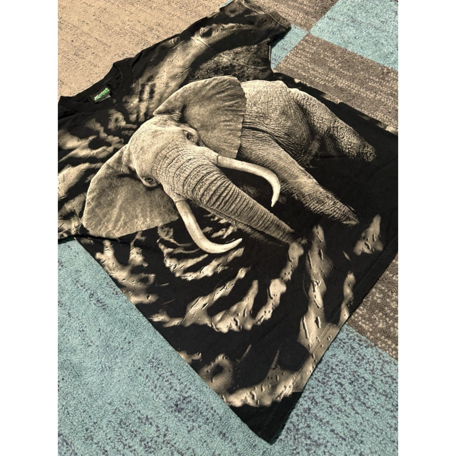 Vintage VINTAGE Radical Nature Elephant Graphic AOP T-Shirt XL Unisex Black Cotton Short Sleeve Mens Womens Boys Girls Size US XL / EU 56 / 4 - 3 Thumbnail