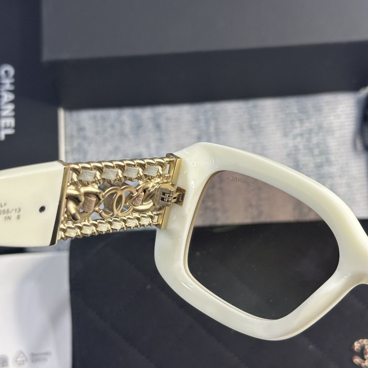 Chanel CHANEL 0CH5535Q 125513 SUNGLASSES Size ONE SIZE - 8 Thumbnail