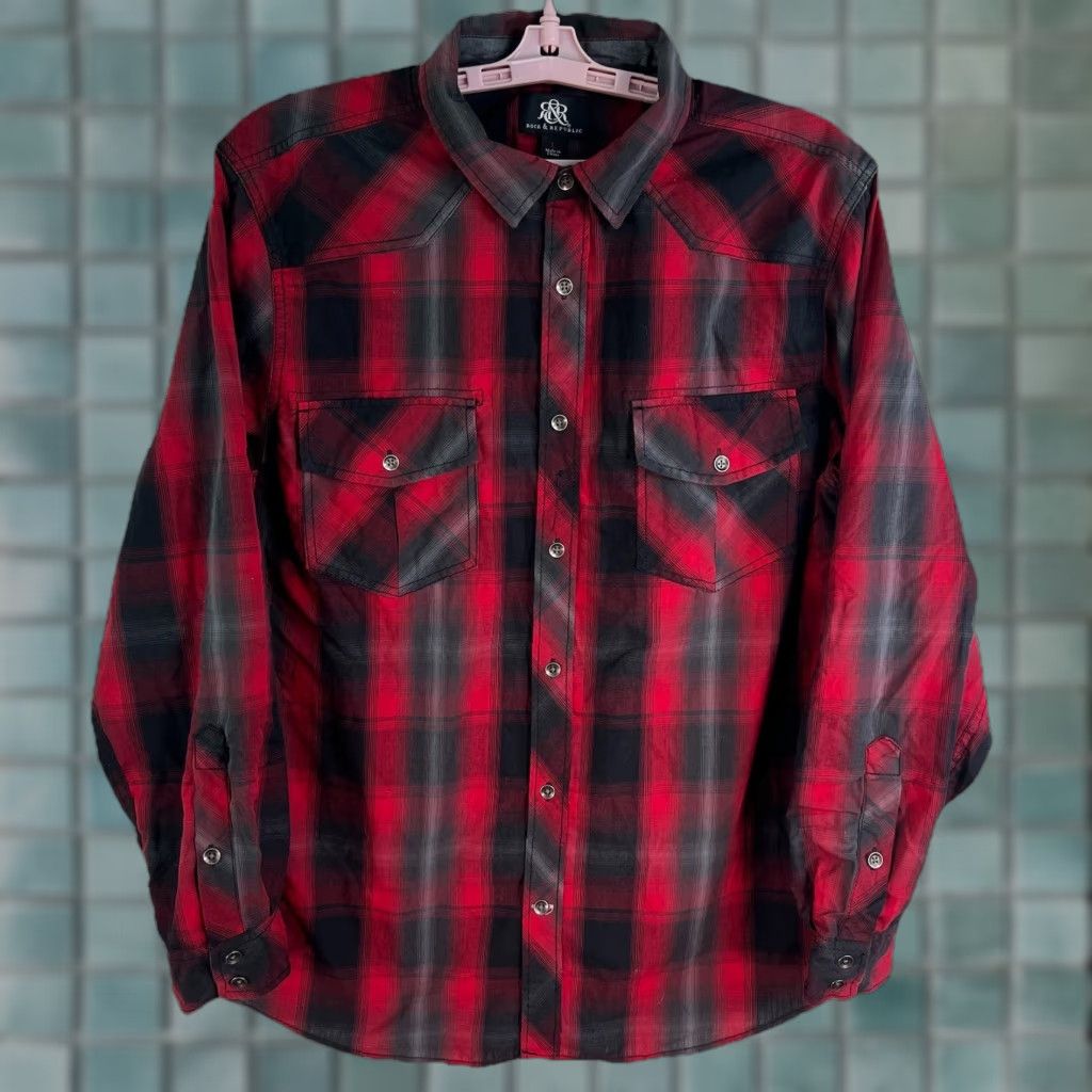 Vintage Rock & Republic Plaid Button-Up Shirt Men’s L Red/Black Long Sleeve Shirt Mens Size US L / EU 52-54 / 3 - 1 Thumbnail