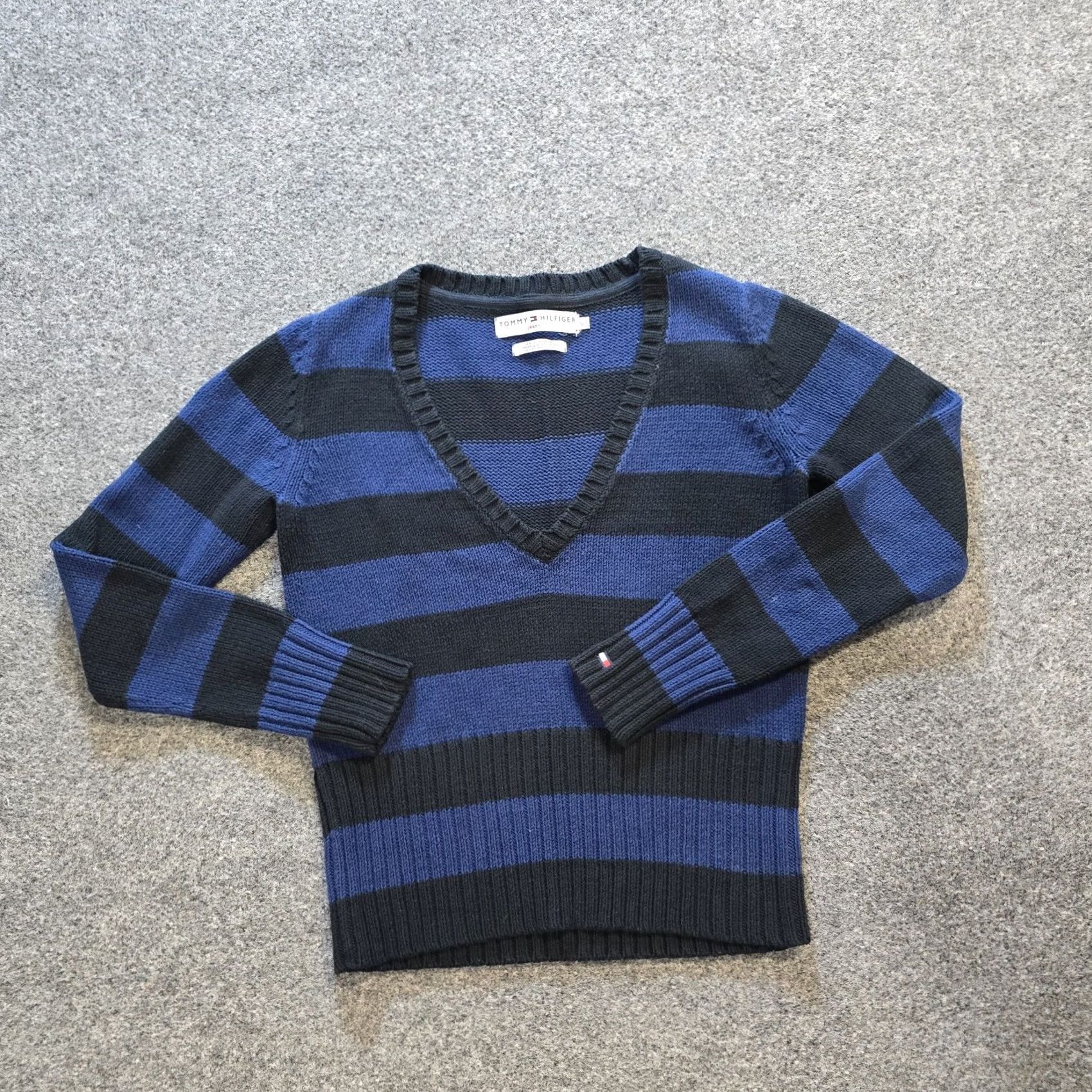 Tommy Hilfiger VINTAGE Tommy Hilfiger Sweater Womens Size Small Blue Rugby Striped V Neck Pullover Knit Regular Classic Winter Womens Size S / US 4 / IT 40 - 2 Thumbnail