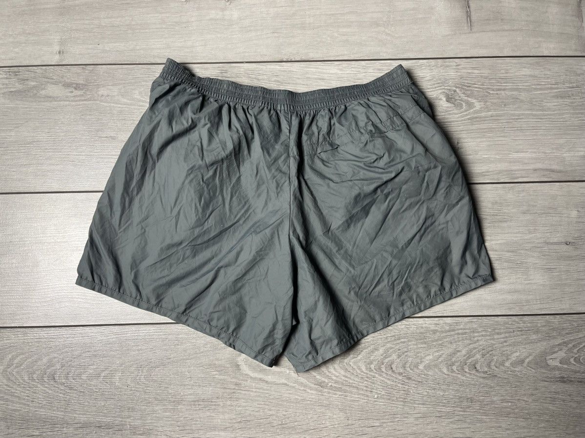 Nike Nike shorts running y2k size Medium Size US 32 / EU 48 - 4 Thumbnail