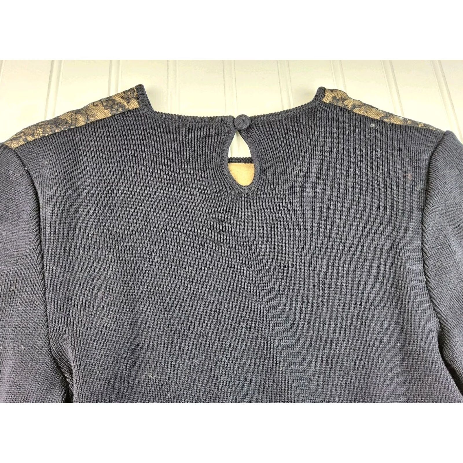 Valentino Valentino Miss V Lace Overlay Sweater Navy Size 6/40 Regular Women Pullover Lace 34" Chest 20" Length Size M / US 6-8 / IT 42-44 - 7 Thumbnail