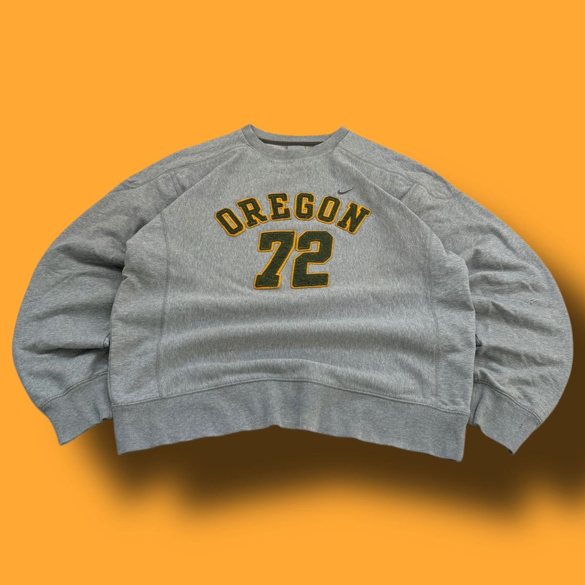 Nike × Vintage NIKE VINTAGE CENTER LOGO OVERSIZE BOXY SWEATSHIRT Size US L / EU 52-54 / 3 - 1 Thumbnail