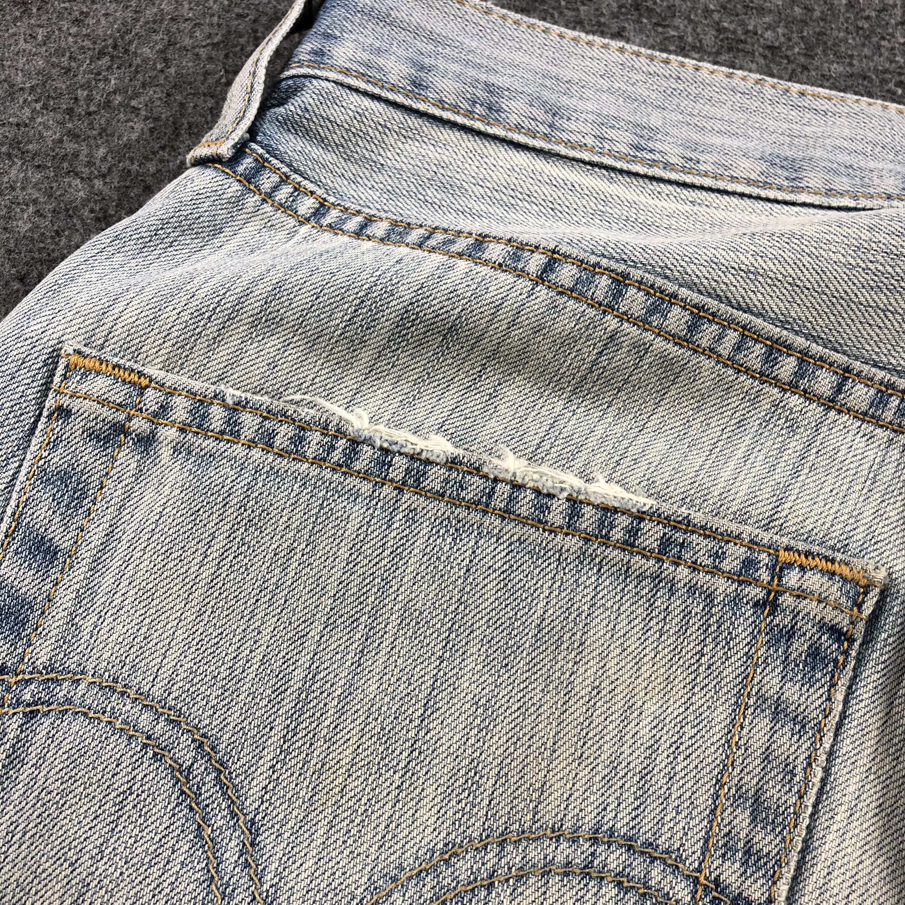 Levi's Vintage 90s Light Wash Levis 501 Jeans-J1908 Size US 31 - 8 Thumbnail