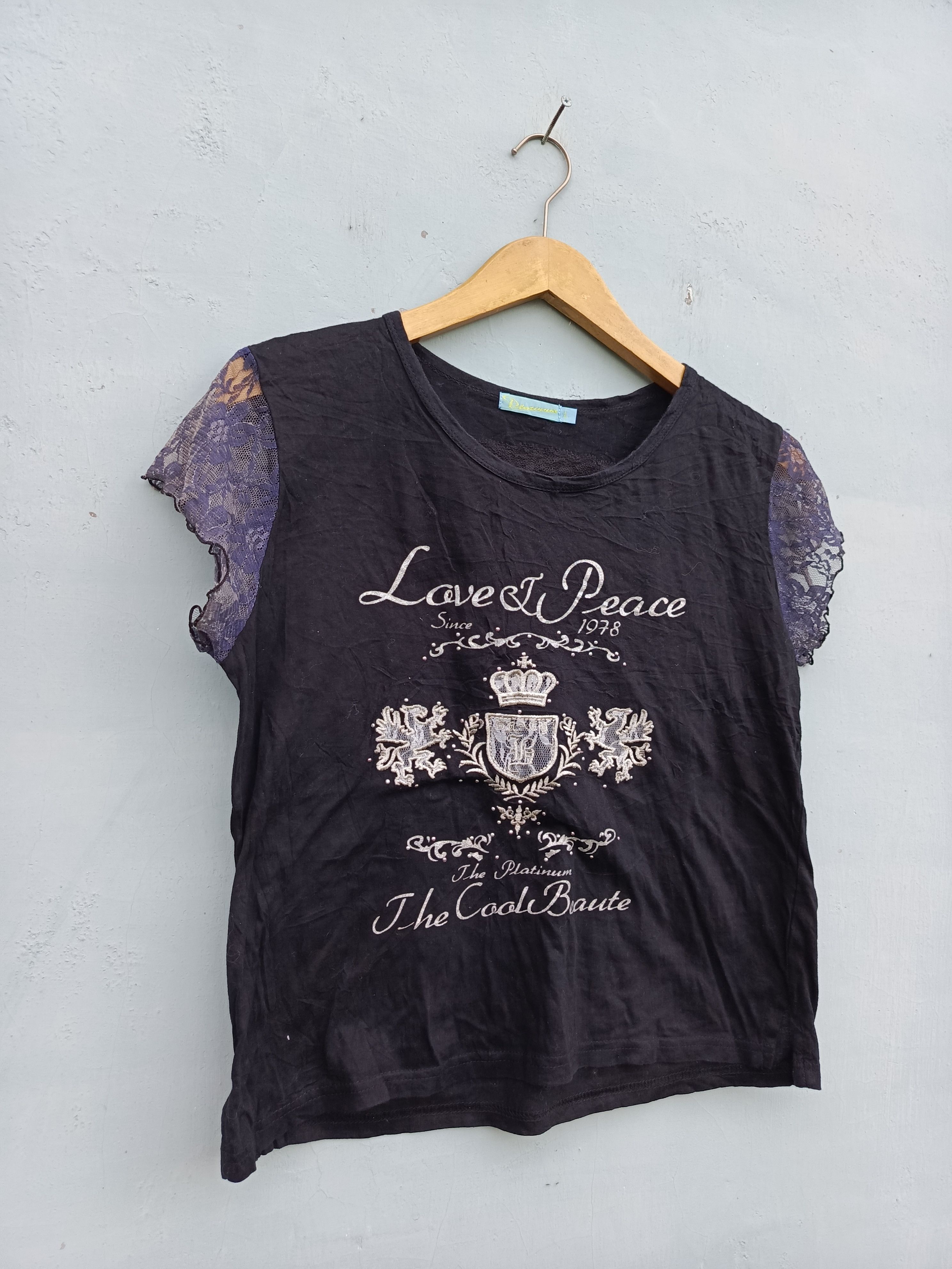 Japanese Brand Trending! Platinum “Love & Peace” Top – Sweet but Bold Size L / US 10 / IT 46 - 3 Thumbnail