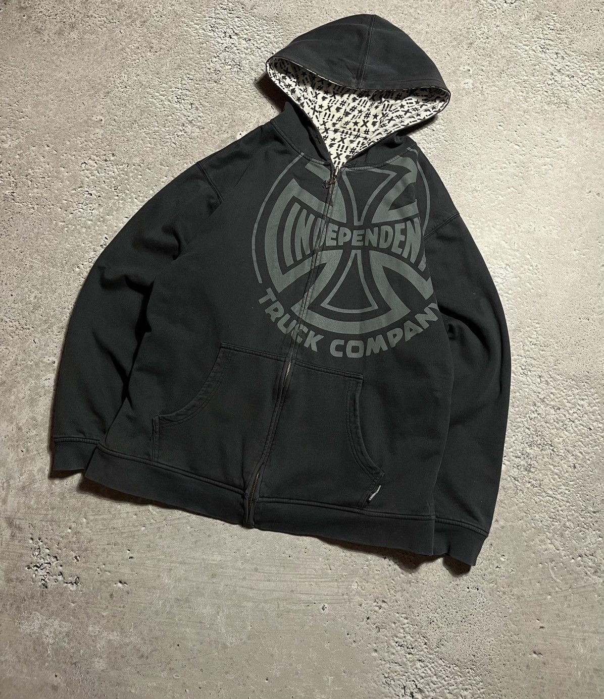 Independent Truck Co. × Japanese Brand Y2K reversible zip-up hoodie Independent logo graphic print Size US XL / EU 56 / 4 - 8 Thumbnail
