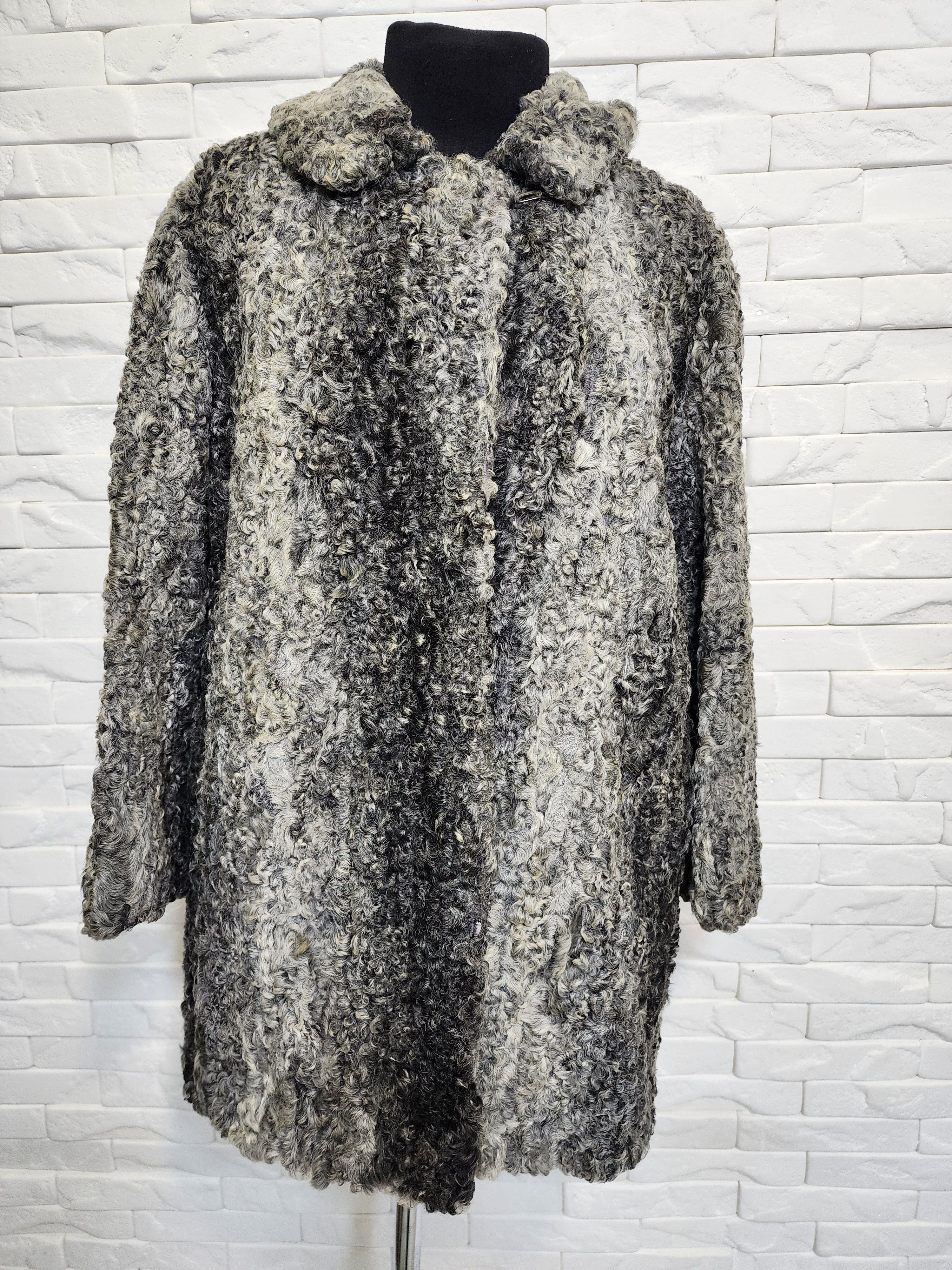 Furla Gray Sheep Fur Coat: Women's Vintage Outerwear Size XL / US 12-14 / IT 48-50 - 1 Thumbnail