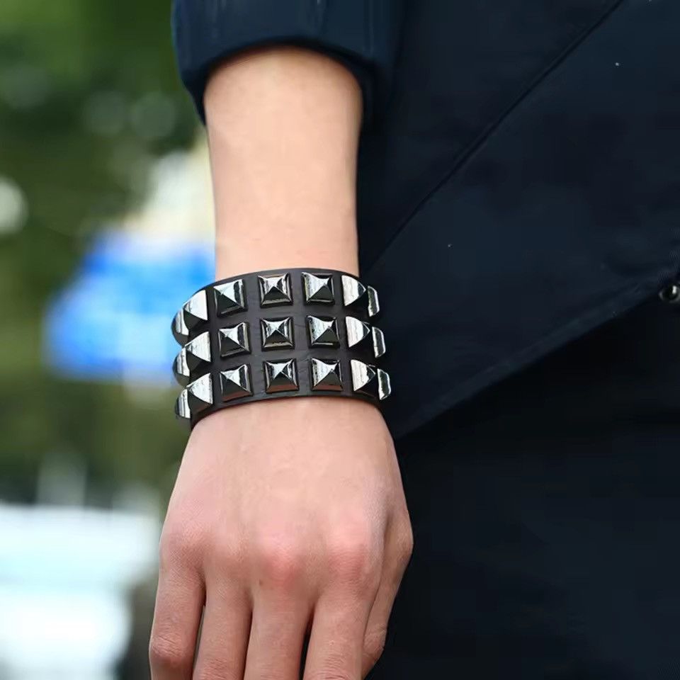 Jewelry Spike Strap Bracelet Gothic Demon Soul Horror Jewelry Size ONE SIZE - 2 Thumbnail