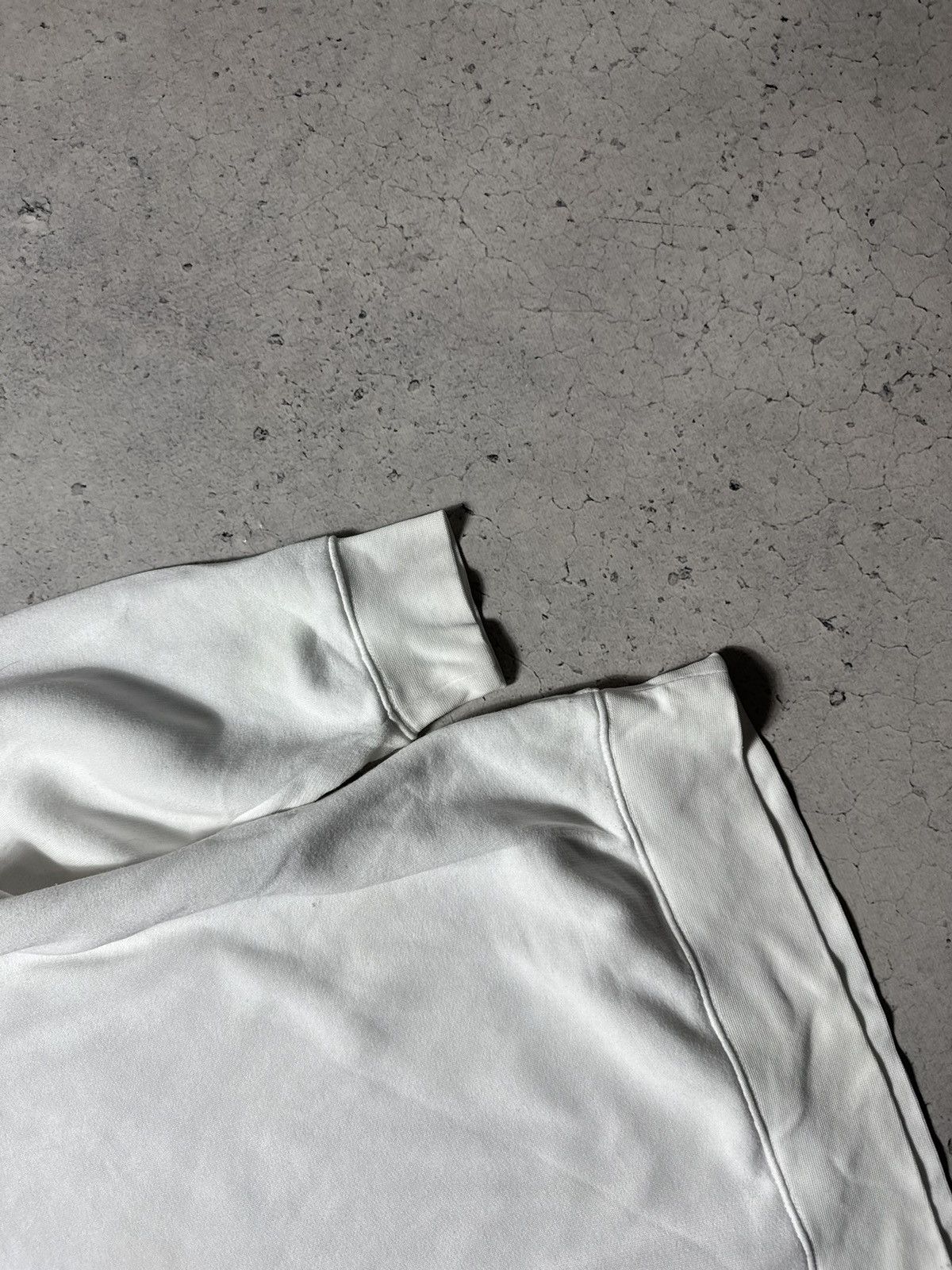 Acne Studios Acne Studios White Sweatshirt Luxury Size M Size US M / EU 48-50 / 2 - 3 Thumbnail