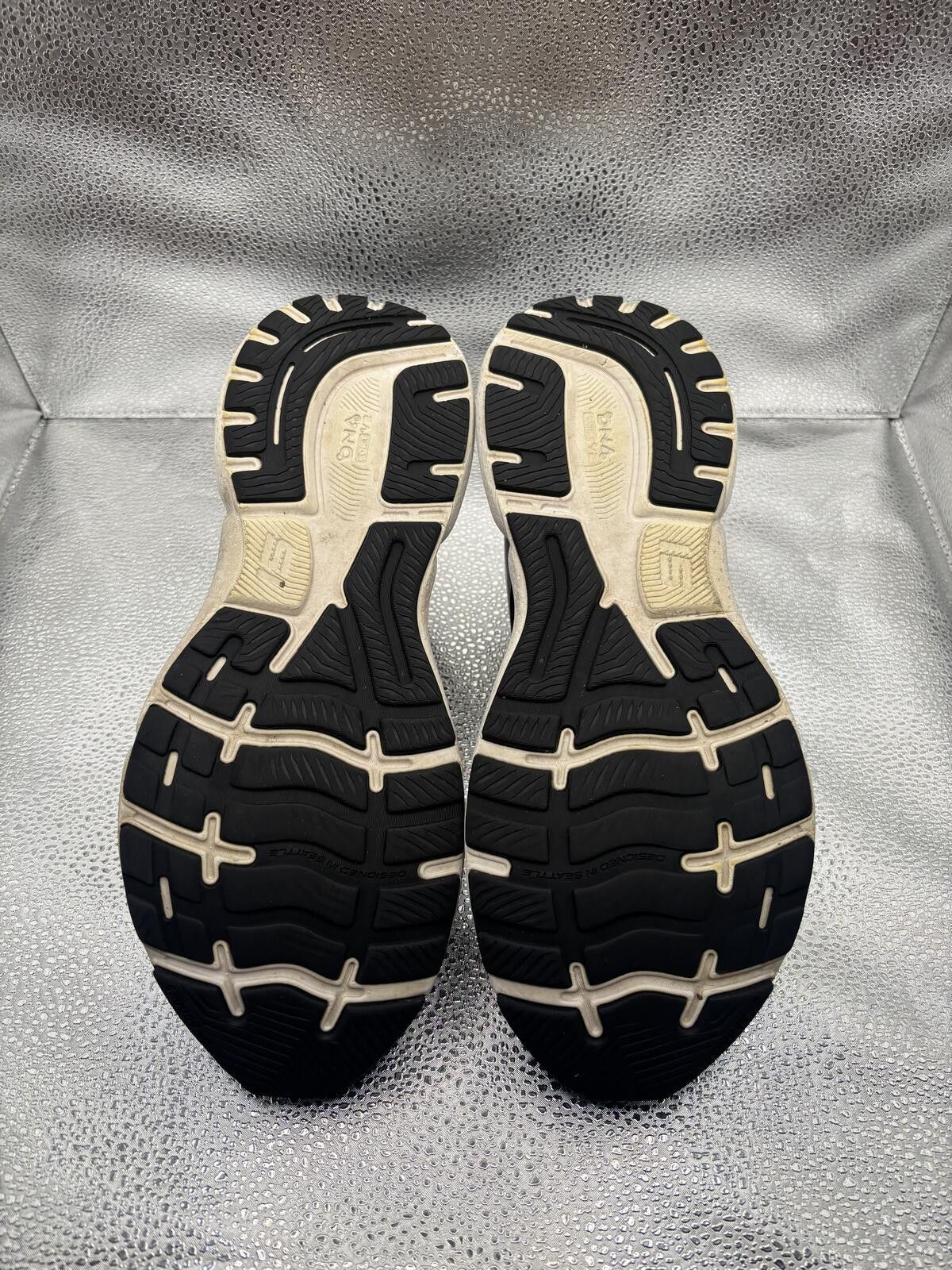 Brooks Brooks ghost 15 black white Size US 10 / EU 43 - 3 Thumbnail