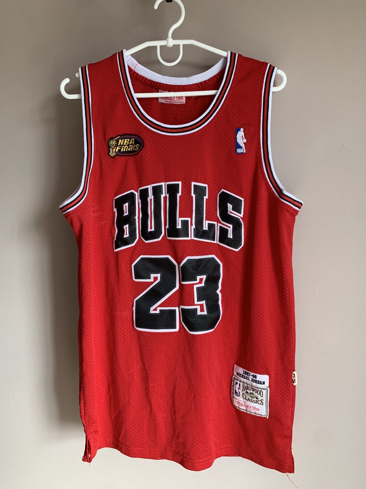 NBA Chicago Bulls Basketball Jersey Hardwood Classics JORDAN #23 Size US M / EU 48-50 / 2 - 1 Thumbnail