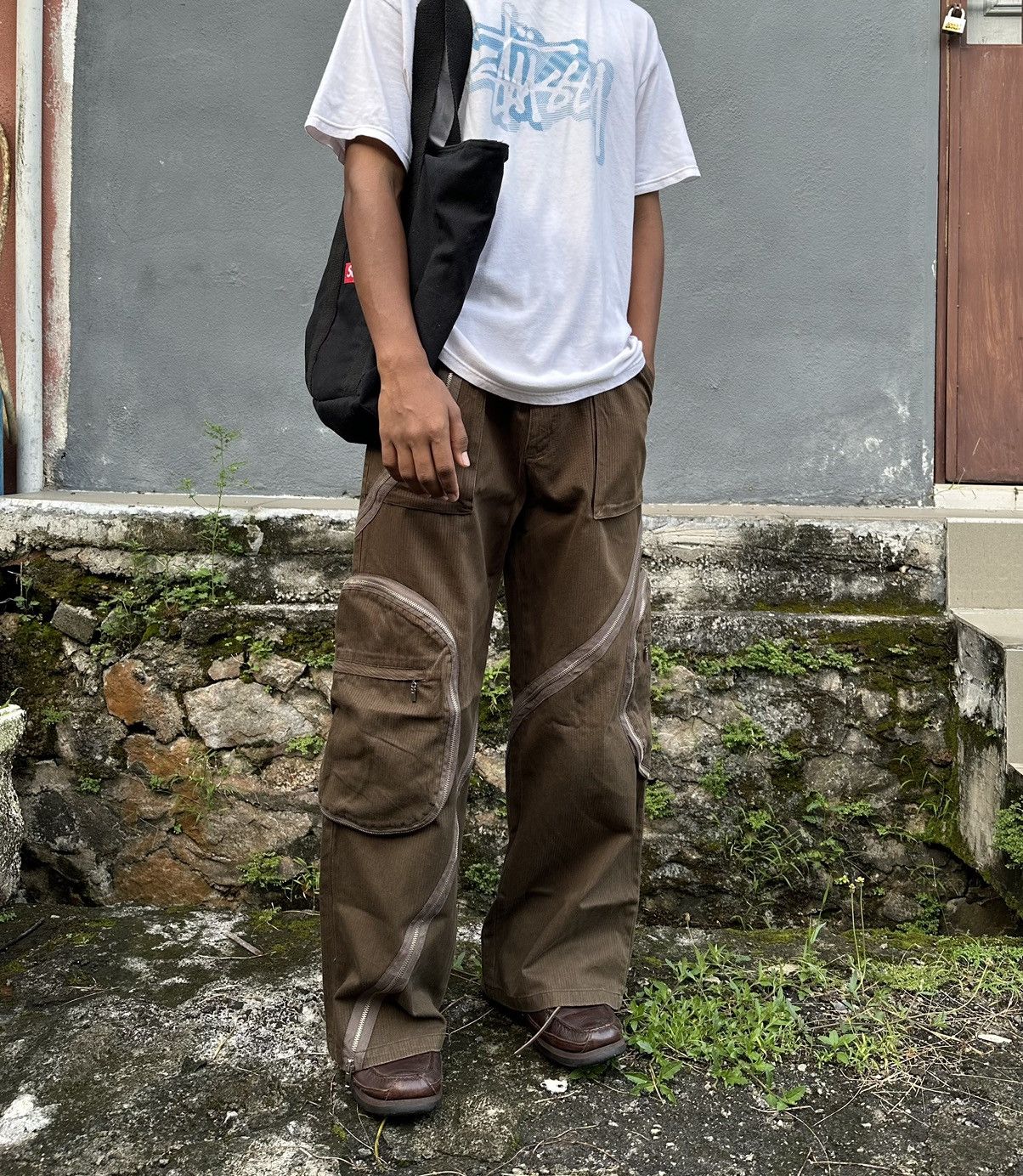 image of Vintage Columbia Baggy Corduroy Cargo Pants in Green, Men's (Size 33)