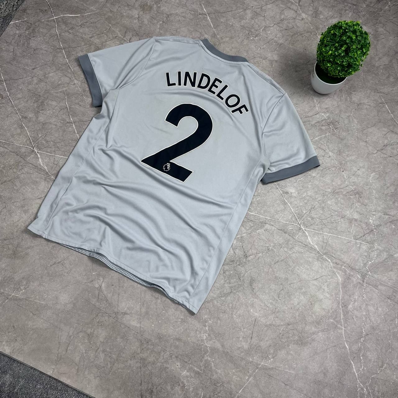 Vintage Manchester United 2017/2018 Third #2 Lindelof Football Shirt Size US M / EU 48-50 / 2 - 12 Thumbnail