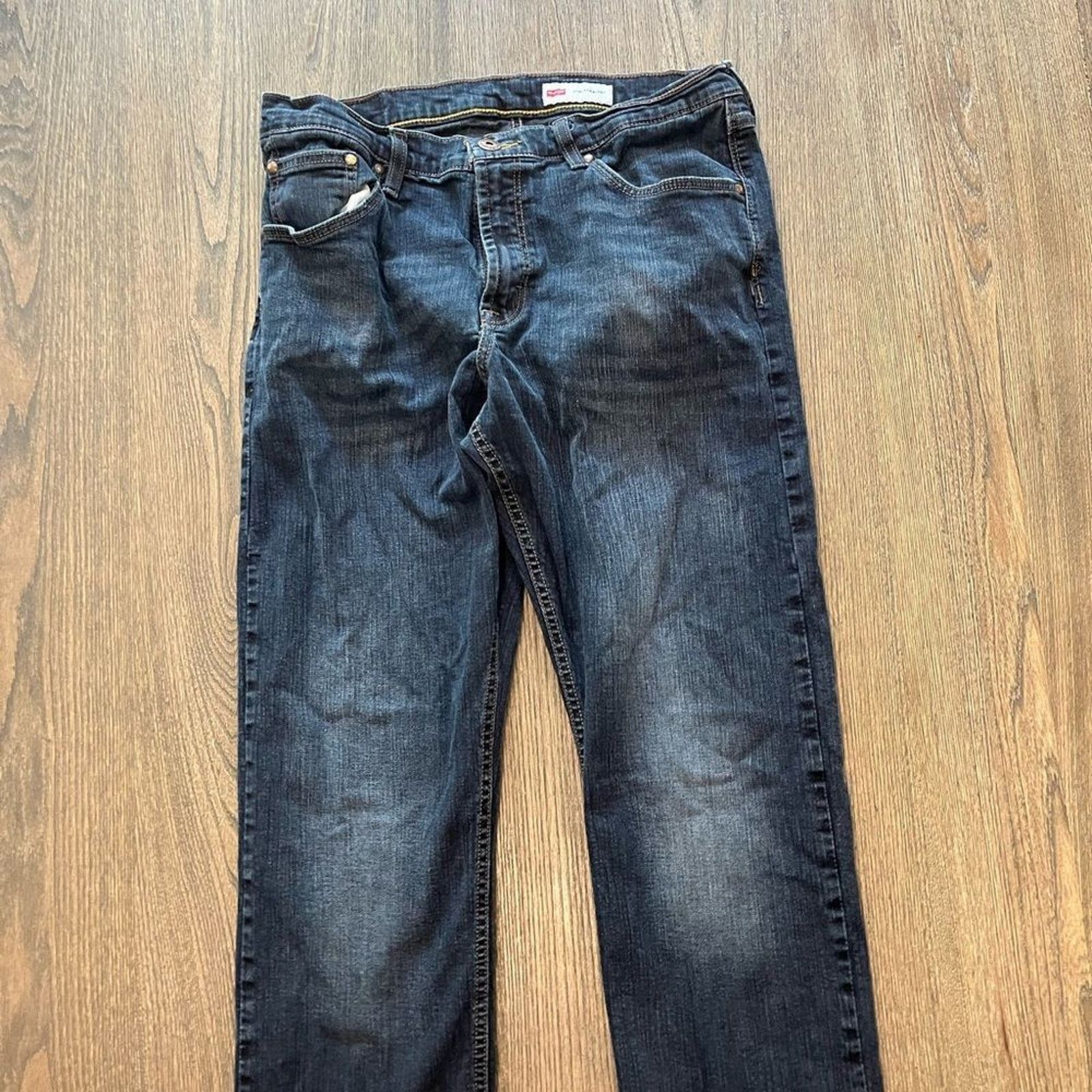 Wrangler Wrangler Slim Straight Dark Wash Jeans Size 33/30 Size US 33 - 3 Thumbnail
