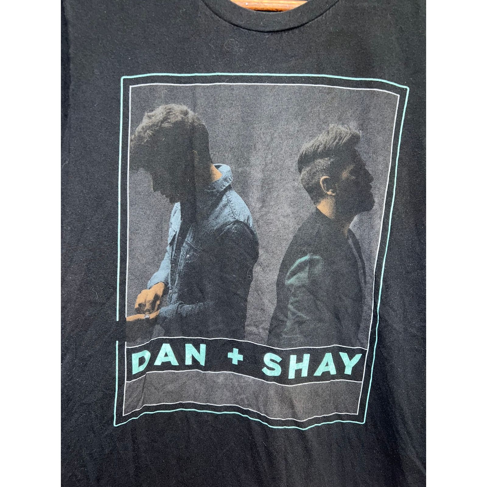 Band Tees Dan Shay Shirt Dan+Shay On Tour Concert 2018 Graphic Tee M Size US M / EU 48-50 / 2 - 2 Thumbnail