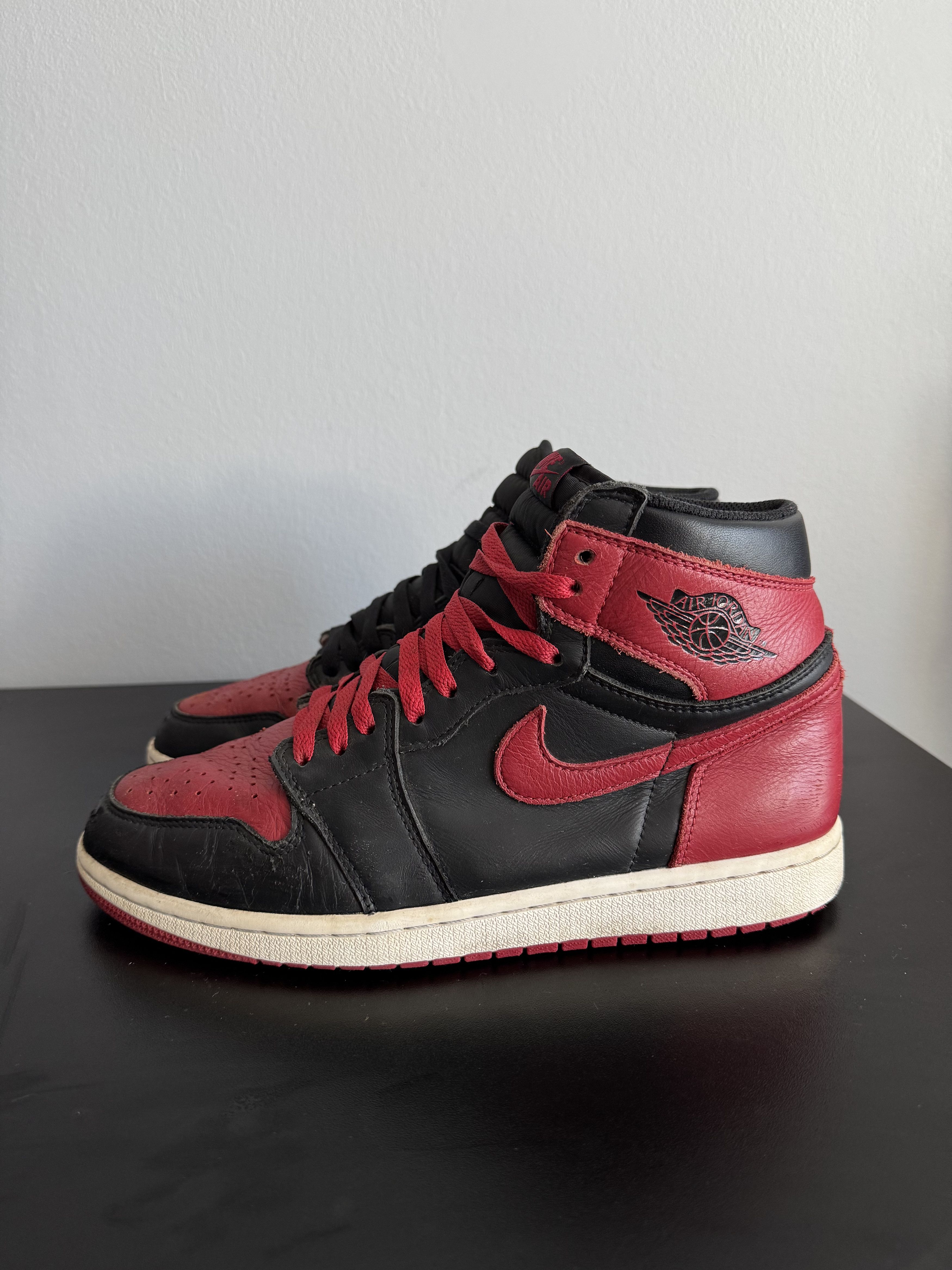 Jordan Brand 2016 Nike Air Jordan 1 High Bred Banned red OG Size US 9.5 / EU 42-43 - 1 Thumbnail
