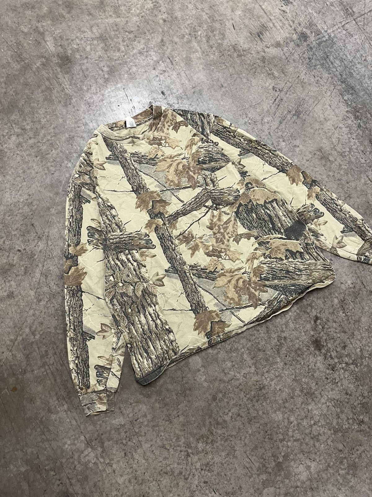 Carhartt × Vintage Realtree camo vintage faded longsleeve shirt skater hype Size US XL / EU 56 / 4 - 3 Thumbnail
