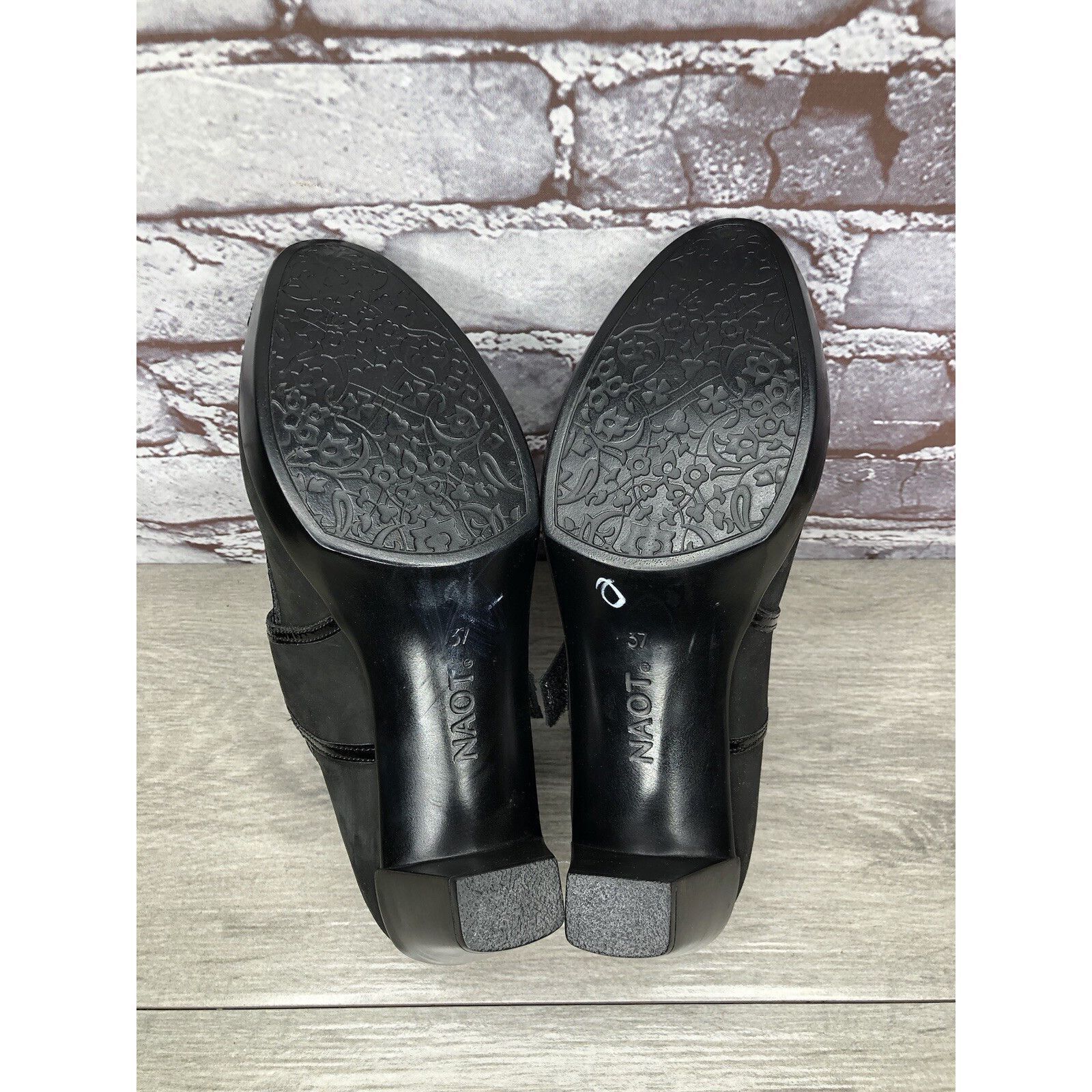 Other Naot Black Nubuck Leather MaryJane Heel Shoes Women Sz 37EU Size US 6.5 / IT 36.5 - 7 Thumbnail