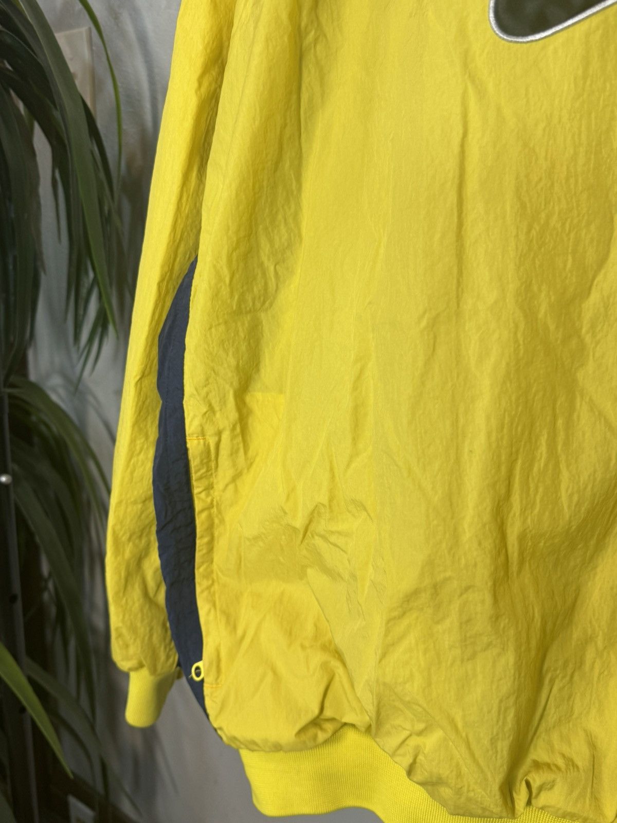 Nike Vintage Nike Yellow Windbreaker 90s Size US XL / EU 56 / 4 - 5 Thumbnail