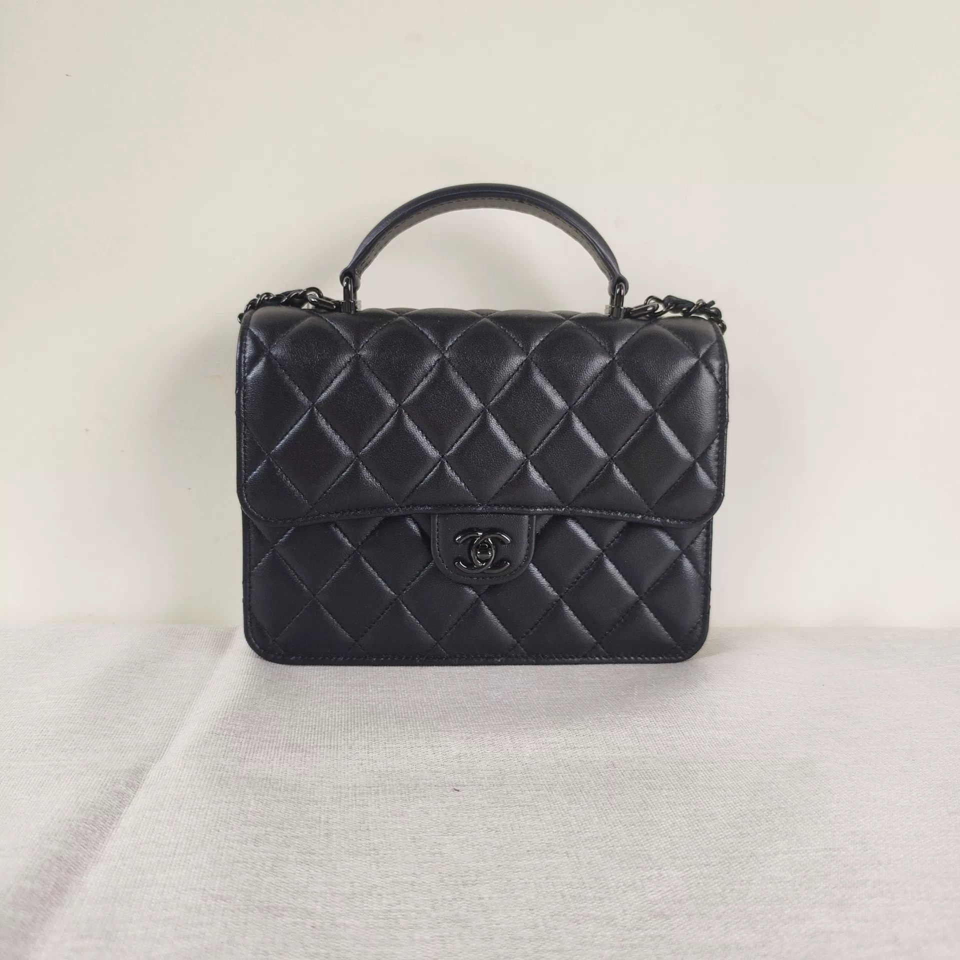 Chanel Pre-loved Bag Very good condition Size ONE SIZE - 1 Thumbnail