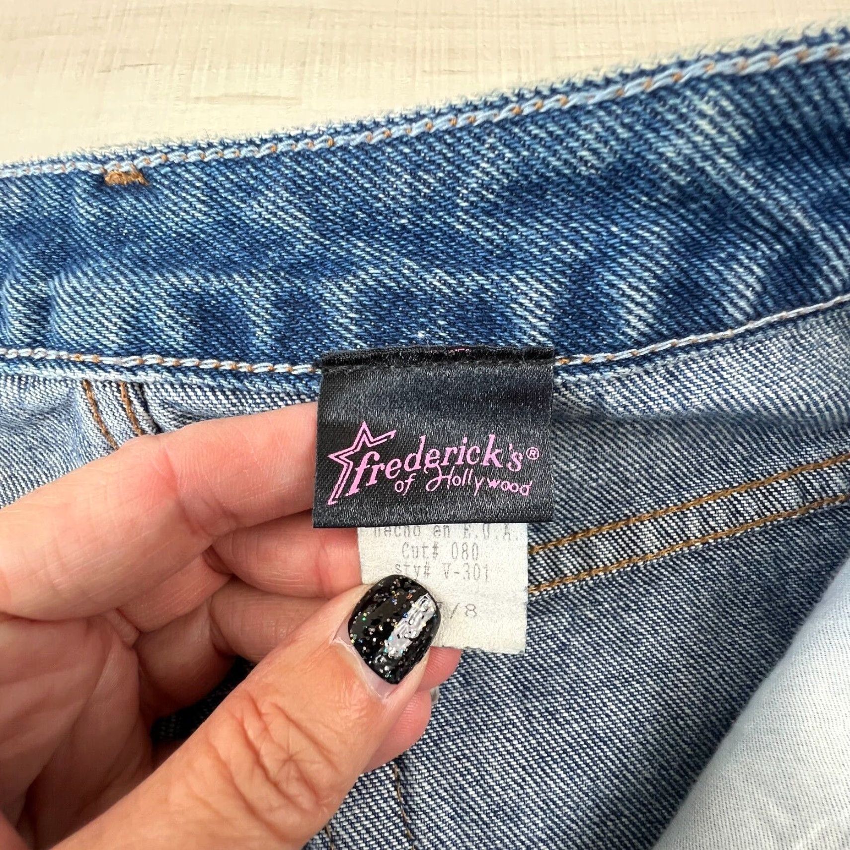 Vintage VINTAGE Frederick's of Hollywood Women Mom Jeans 7 Juniors High Waist Blue Gold Beads Size 28" / US 6 / IT 42 - 4 Thumbnail