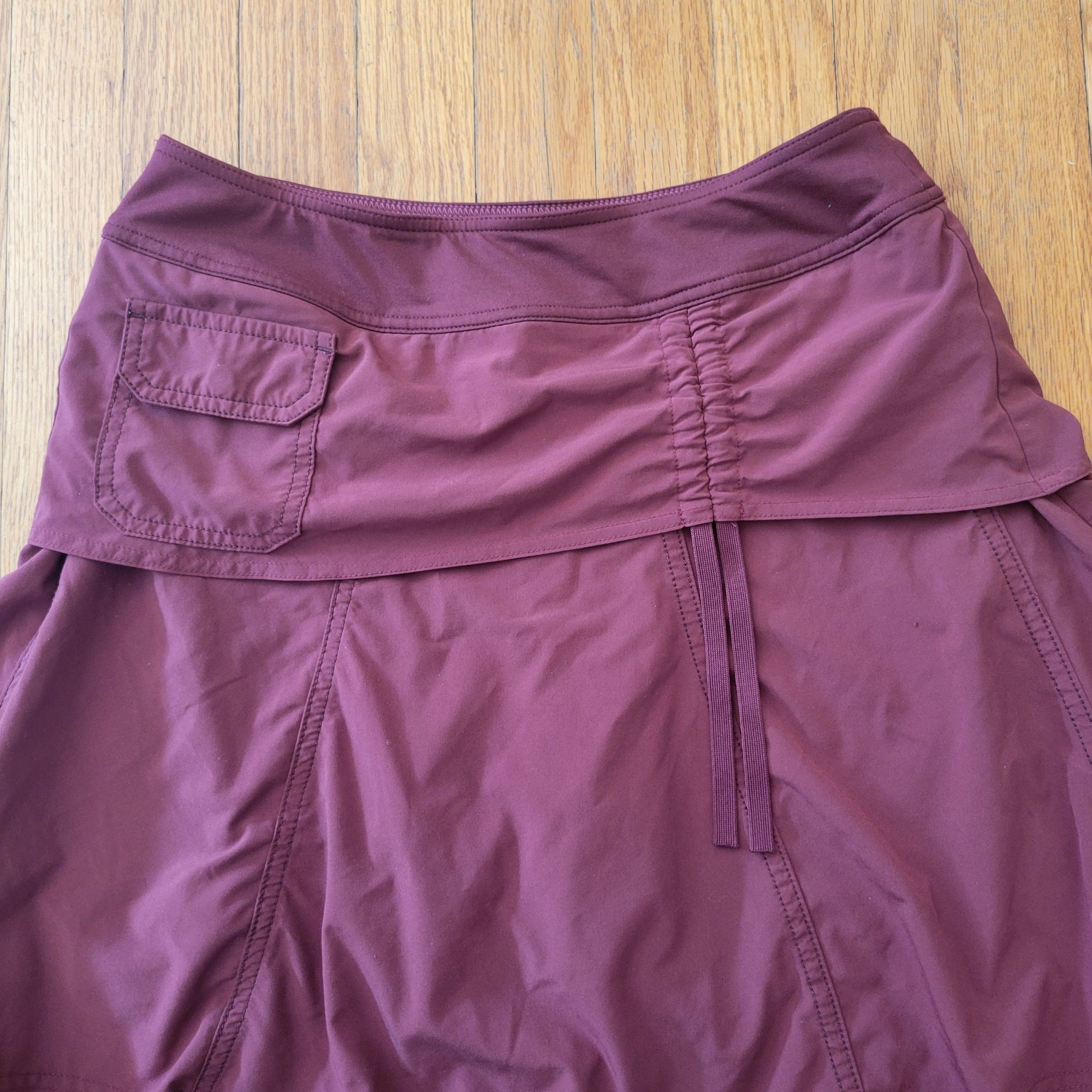 Athleta Athleta 4 Burgundy Athletic Skirt Ruched Pocket Athleisure W Size 27" / US 4 / IT 40 - 8 Thumbnail